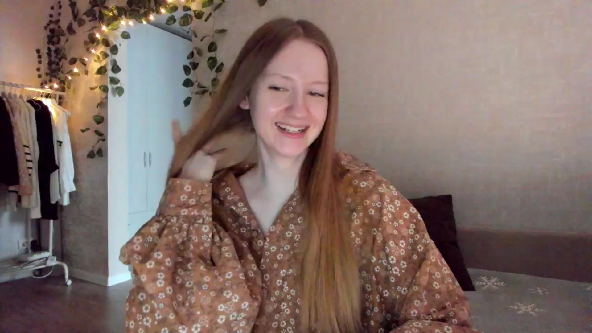 Gallery image thumbnail from girlyAlicey's myfreecams stream on, 12/28/2024, 04:57 image 3 of 20