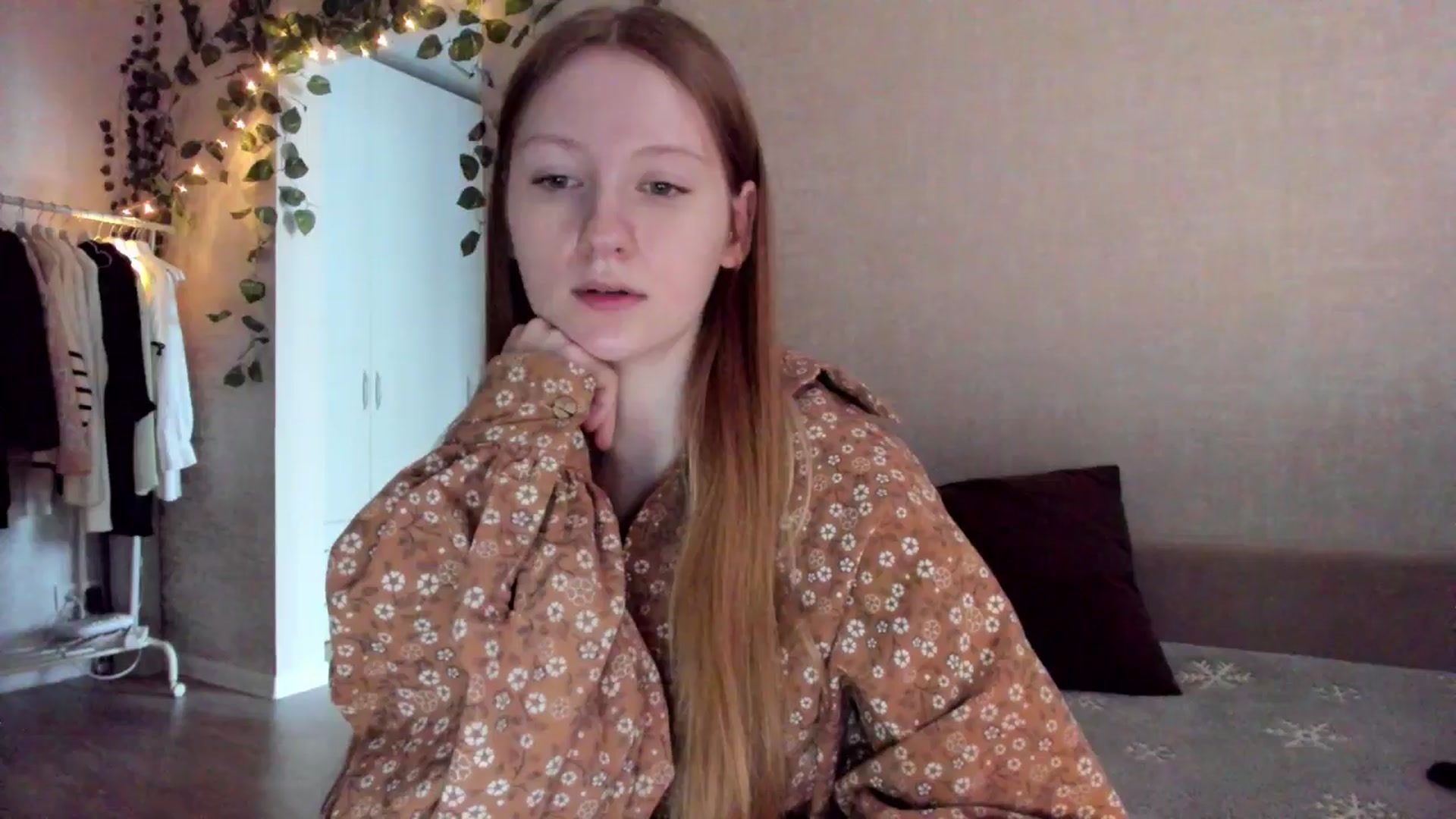 Gallery image thumbnail from girlyAlicey's myfreecams stream on, 12/28/2024, 04:57 image 10 of 20