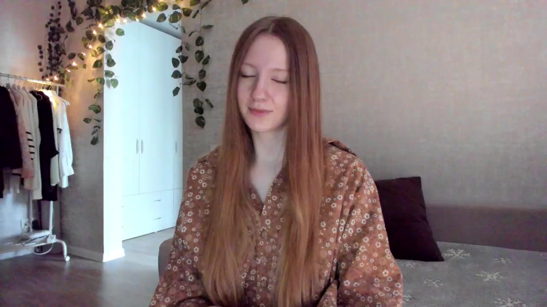 Gallery image thumbnail from girlyAlicey's myfreecams stream on, 12/28/2024, 04:57 image 15 of 20