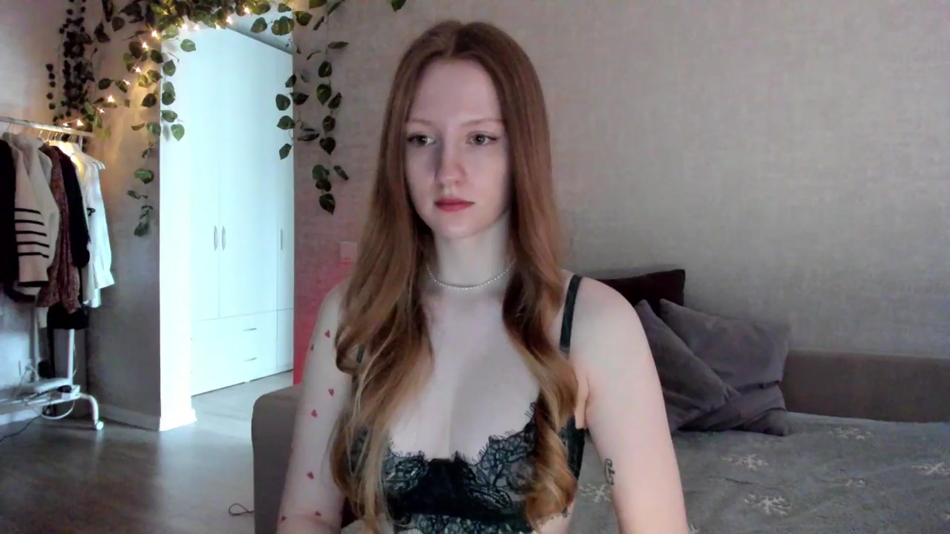 Gallery image thumbnail from girlyAlicey's myfreecams stream on, 12/31/2024, 06:01 image 7 of 20