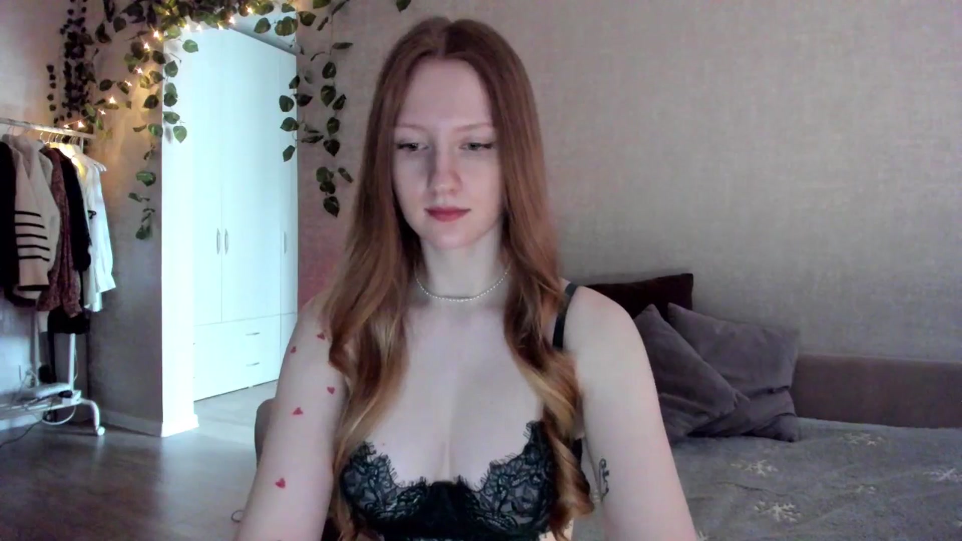 Gallery image thumbnail from girlyAlicey's myfreecams stream on, 12/31/2024, 06:01 image 11 of 20