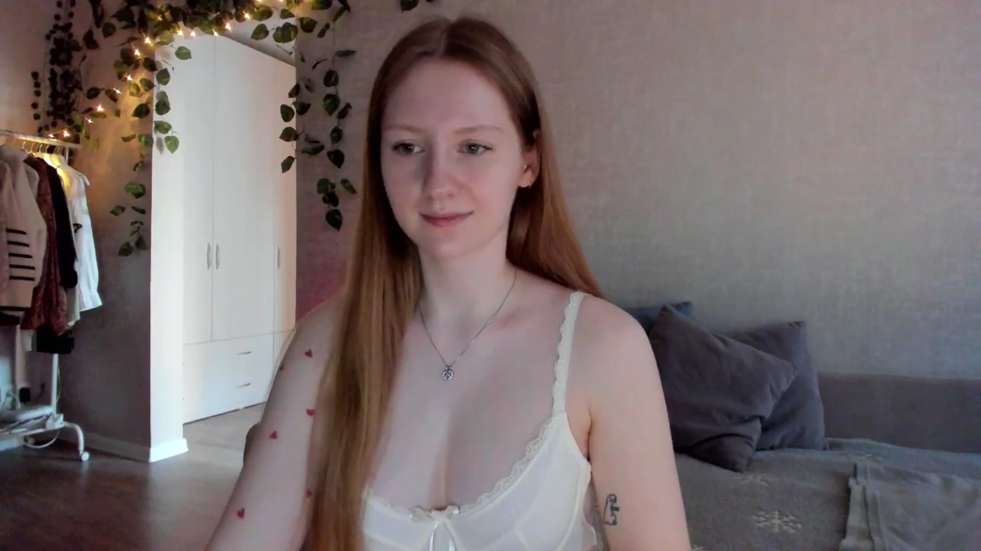 Gallery image thumbnail from girlyAlicey's myfreecams stream on, 01/01/2025, 03:48 image 7 of 20
