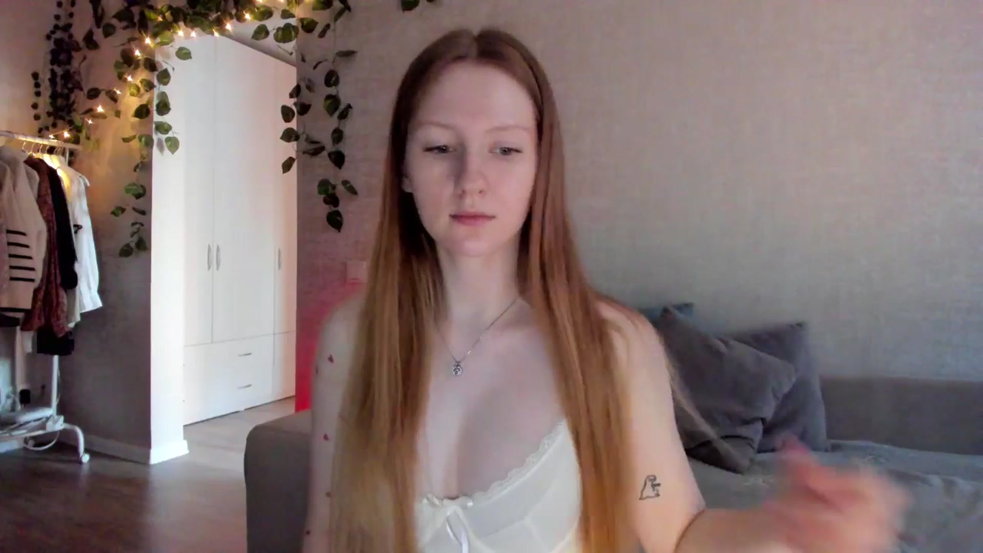 Gallery image thumbnail from girlyAlicey's myfreecams stream on, 01/01/2025, 03:48 image 2 of 20