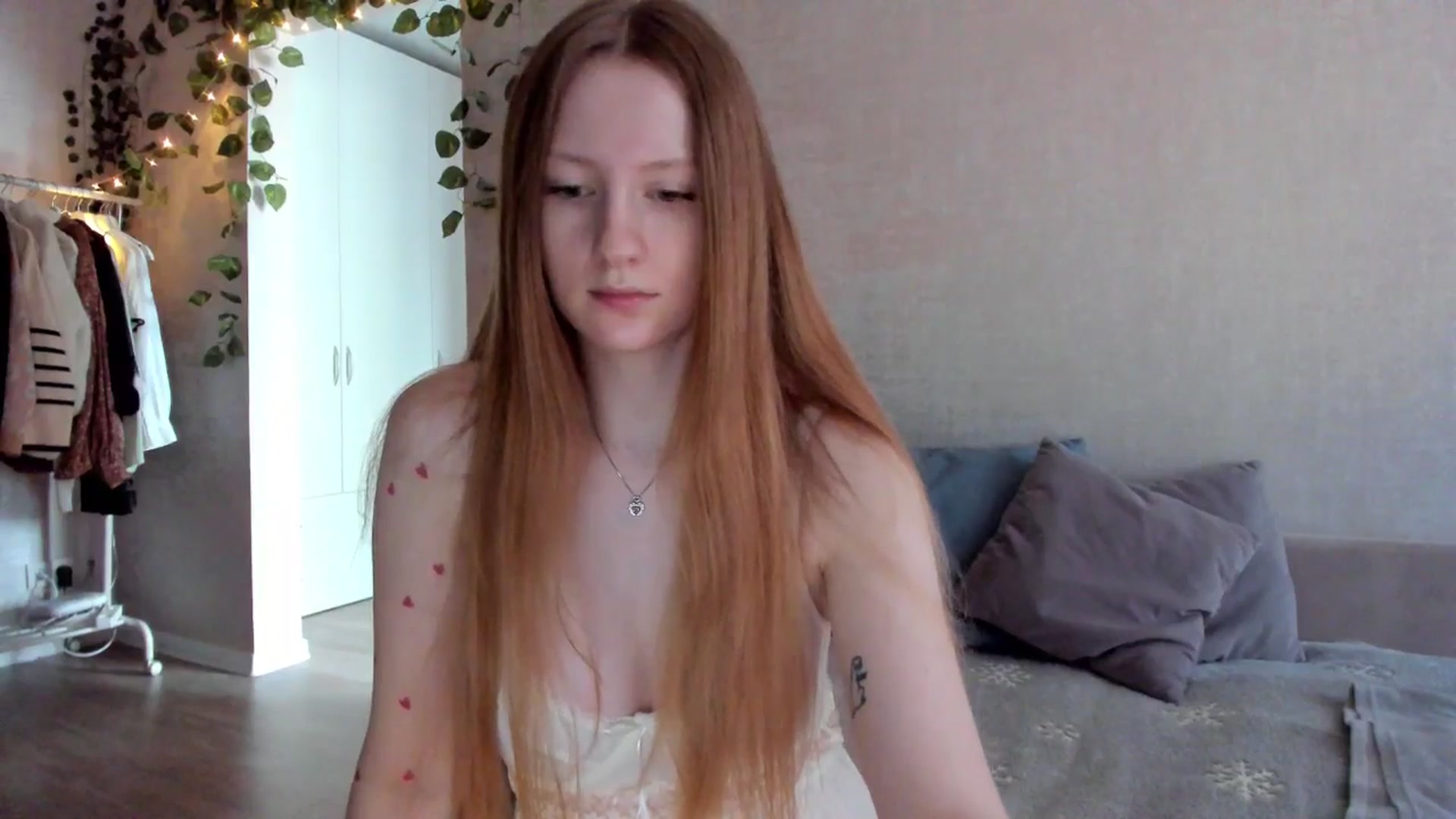 Gallery image thumbnail from girlyAlicey's myfreecams stream on, 01/01/2025, 05:15 image 10 of 20