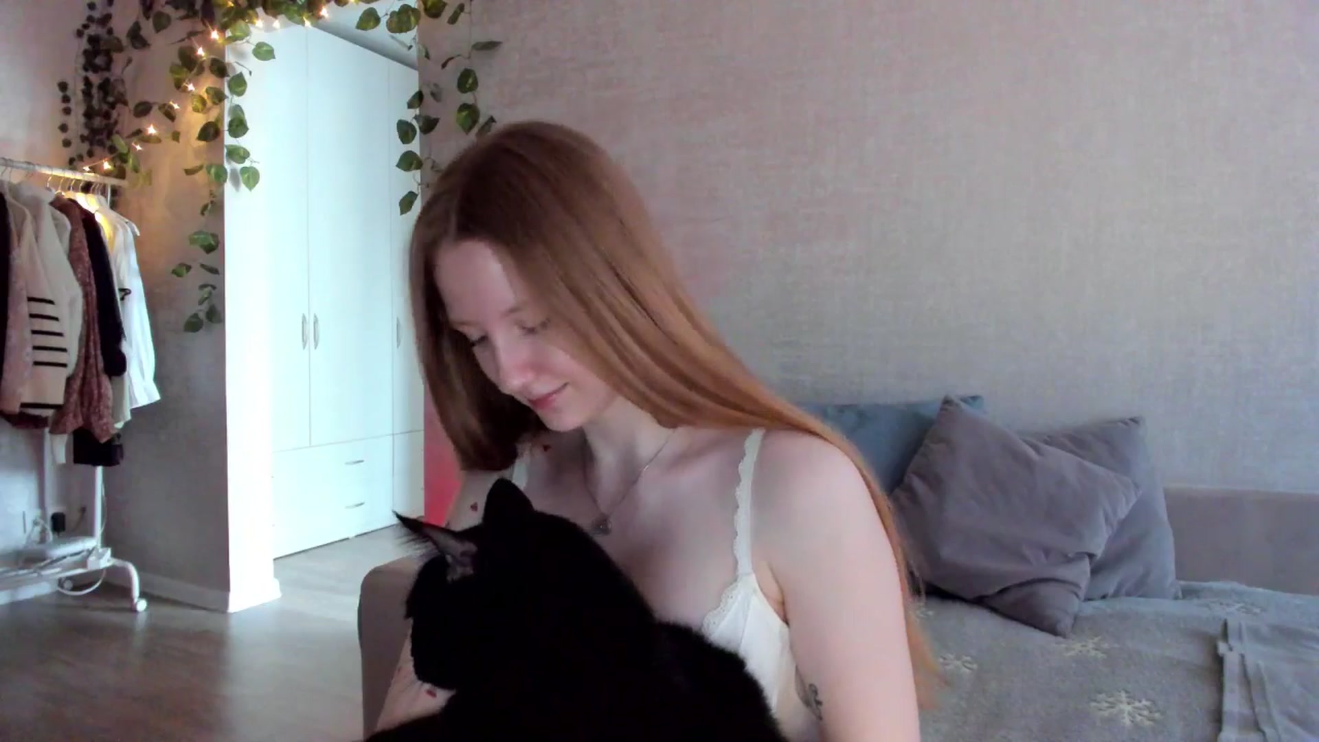 Gallery image thumbnail from girlyAlicey's myfreecams stream on, 01/01/2025, 05:15 image 6 of 20