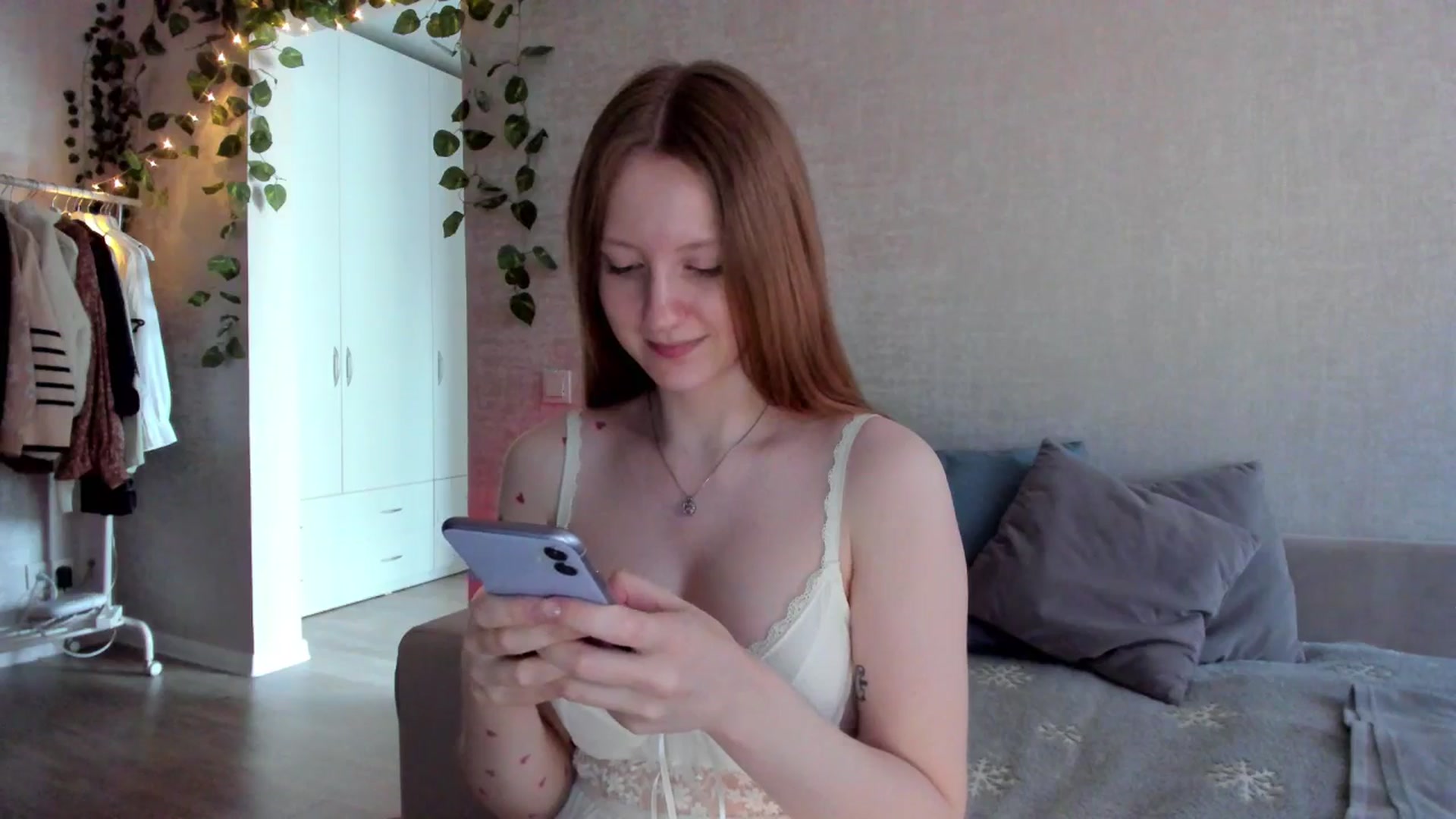 Gallery image thumbnail from girlyAlicey's myfreecams stream on, 01/01/2025, 05:15 image 20 of 20