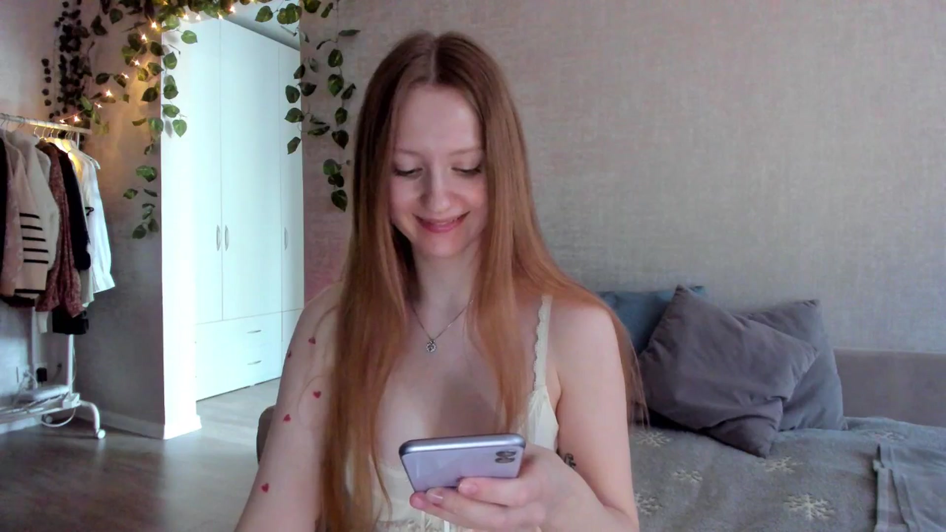 Gallery image thumbnail from girlyAlicey's myfreecams stream on, 01/01/2025, 05:15 image 14 of 20
