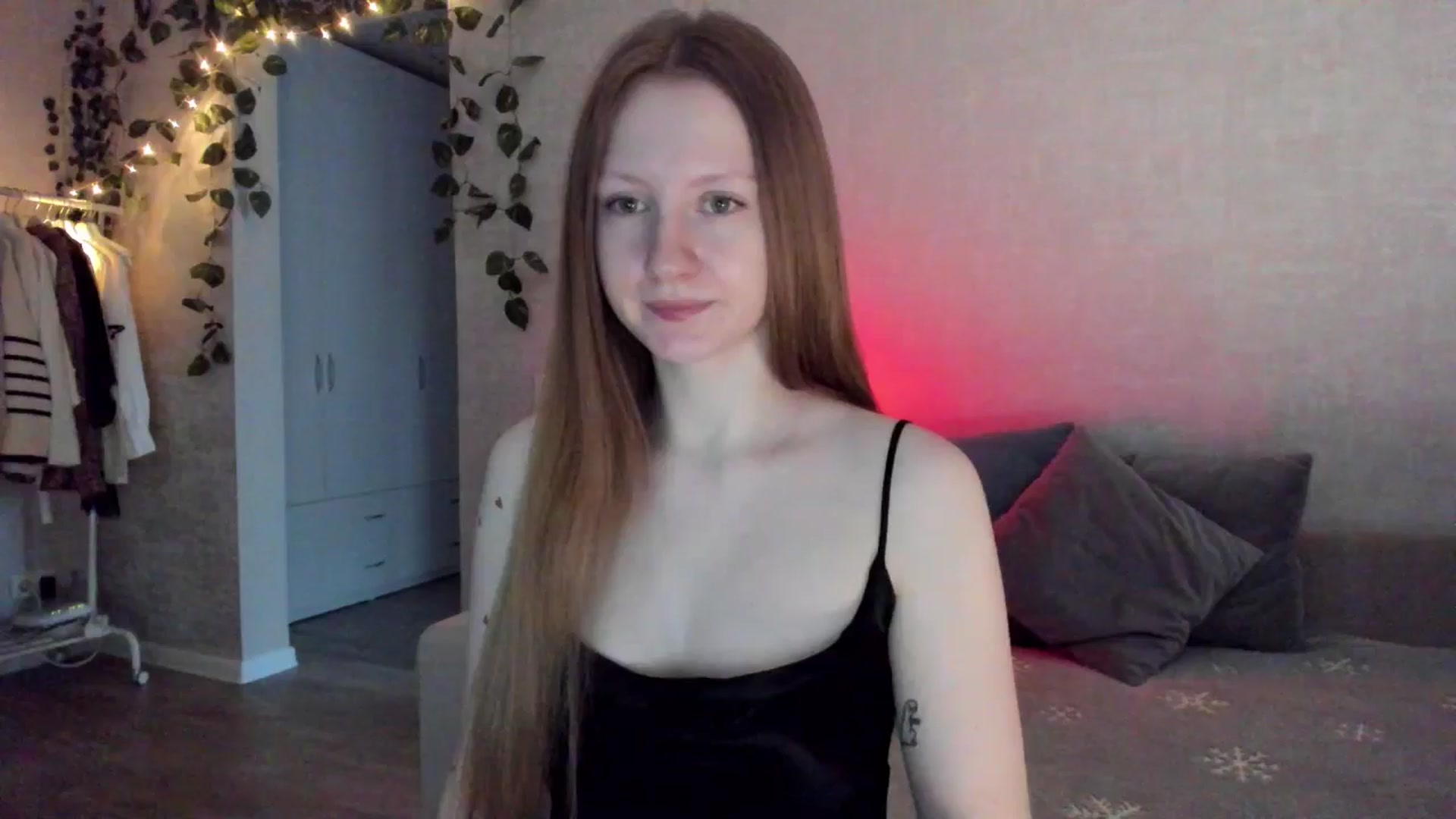 Gallery image thumbnail from girlyAlicey's myfreecams stream on, 01/04/2025, 03:35 image 6 of 20