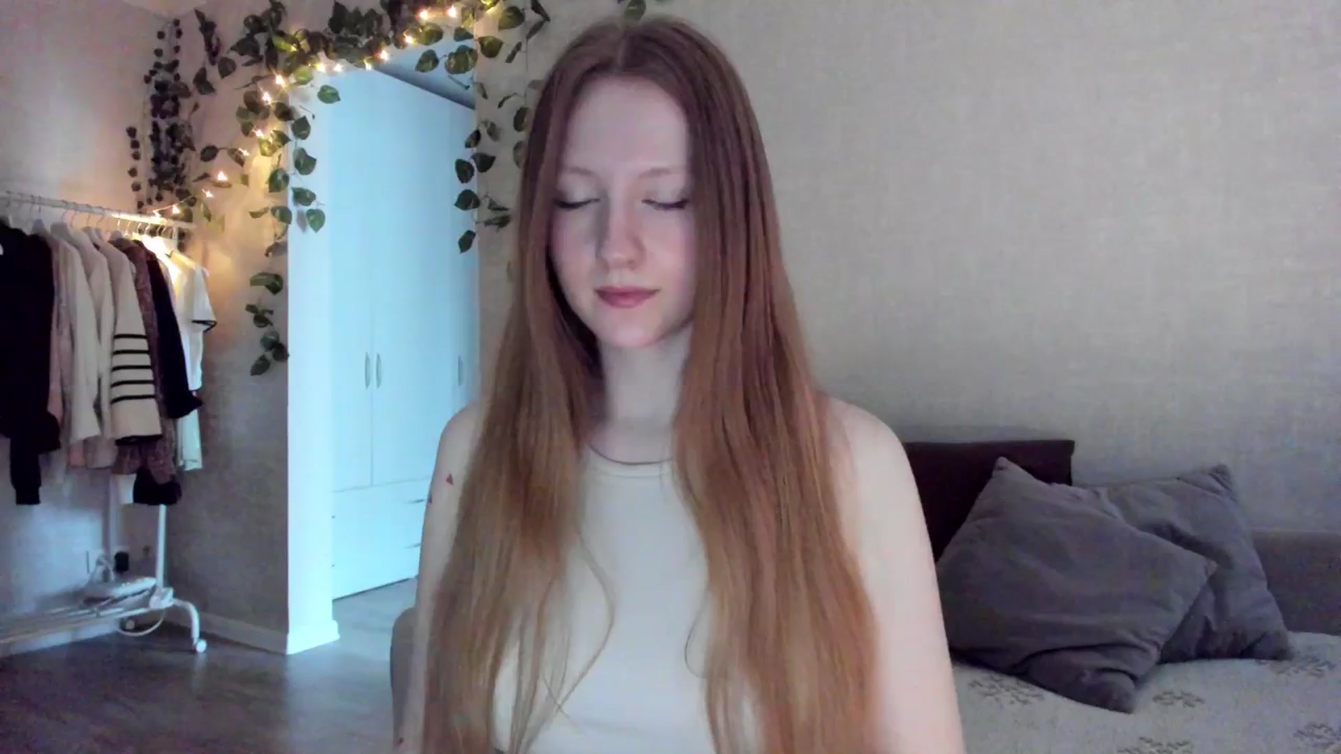 Gallery image thumbnail from girlyAlicey's myfreecams stream on, 01/13/2025, 04:40 image 6 of 20