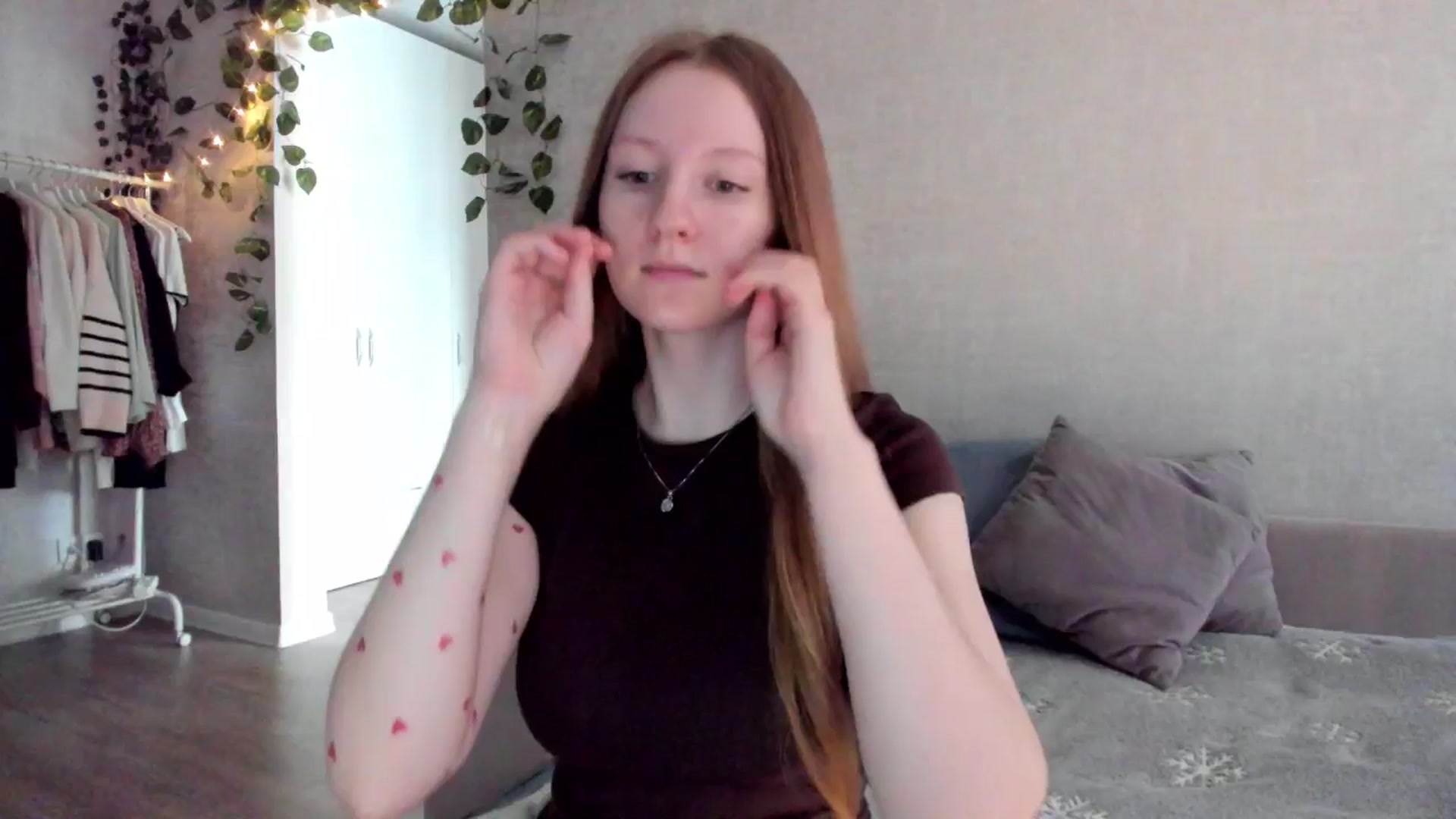 Gallery image thumbnail from girlyAlicey's myfreecams stream on, 01/16/2025, 05:13 image 11 of 20