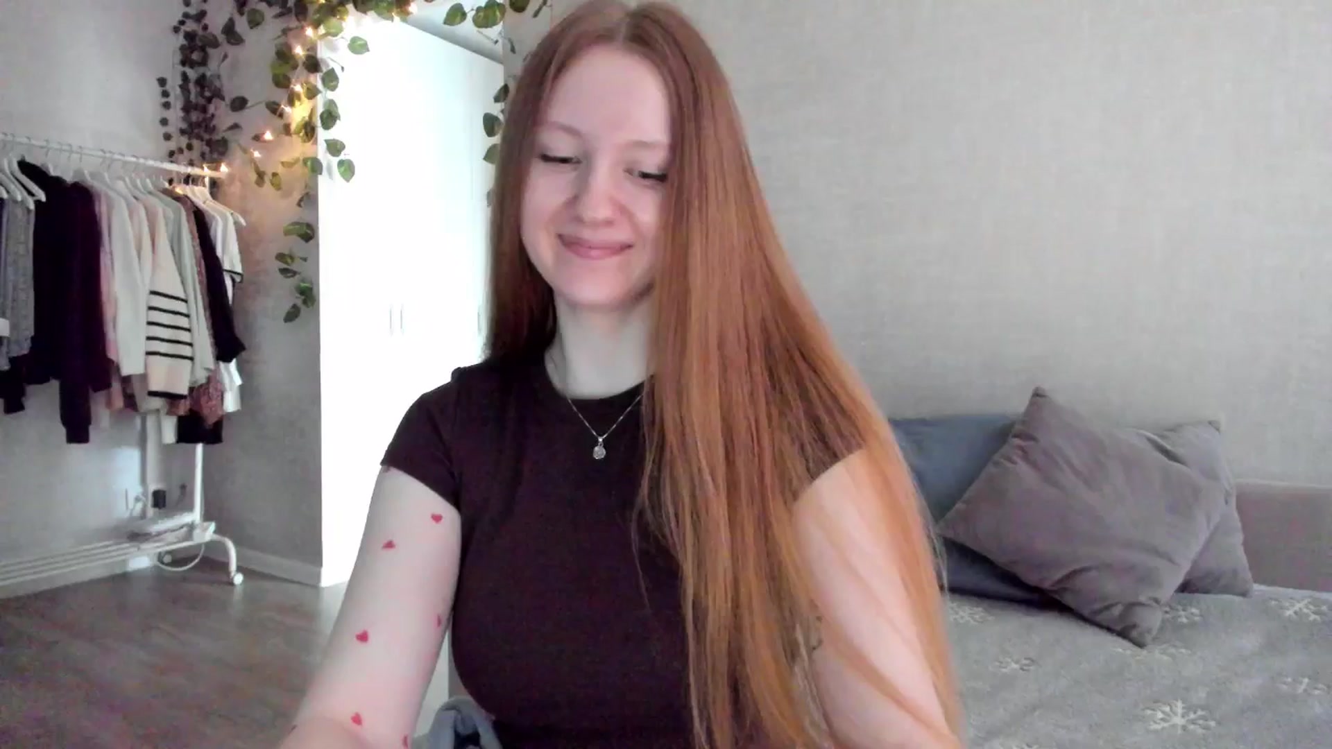 Gallery image thumbnail from girlyAlicey's myfreecams stream on, 01/16/2025, 06:28 image 10 of 20