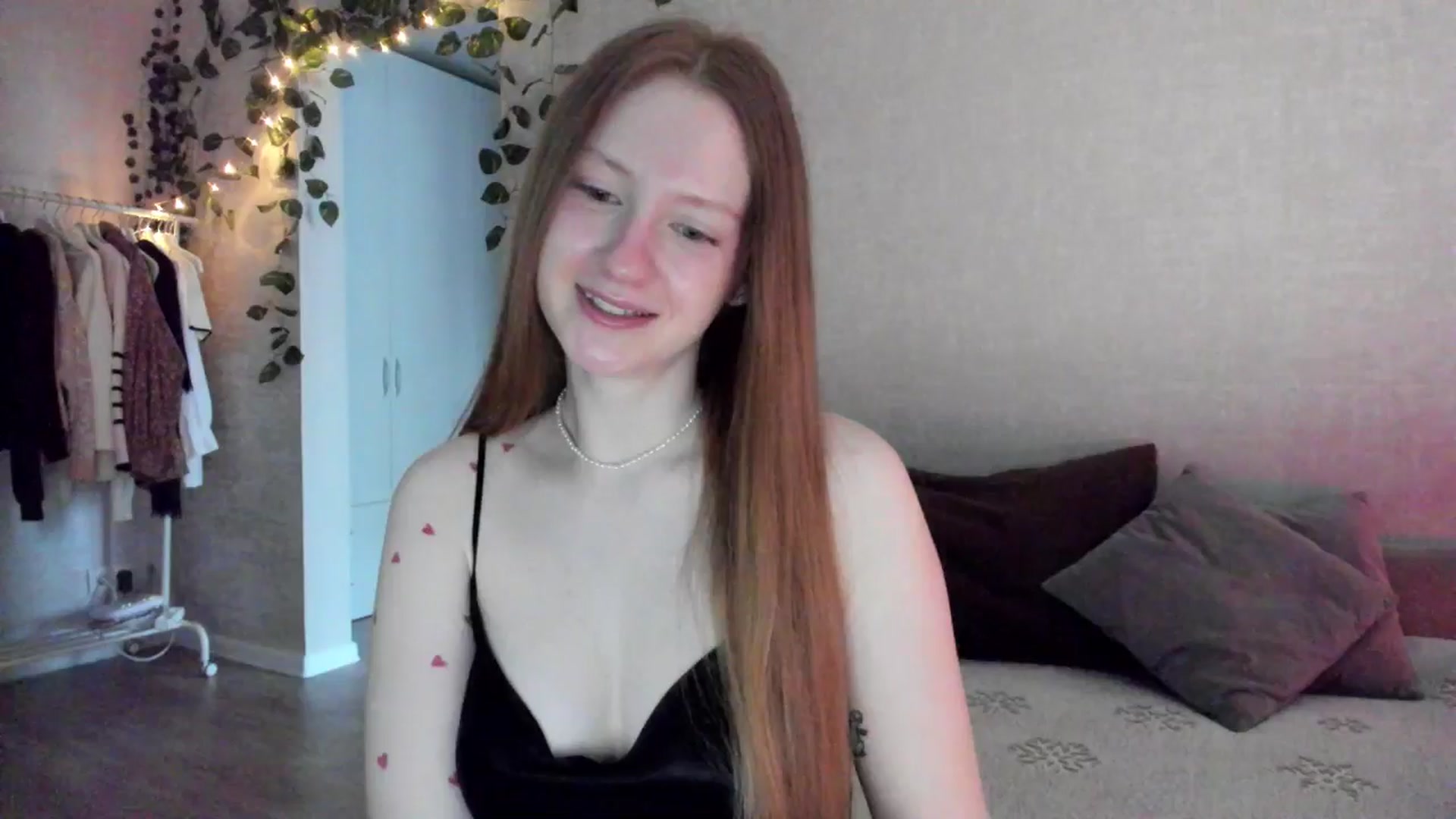 Gallery image thumbnail from girlyAlicey's myfreecams stream on, 01/21/2025, 04:11 image 3 of 20