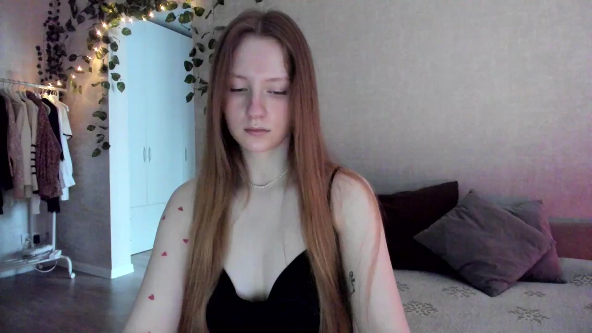 Gallery image thumbnail from girlyAlicey's myfreecams stream on, 01/21/2025, 04:11 image 10 of 20