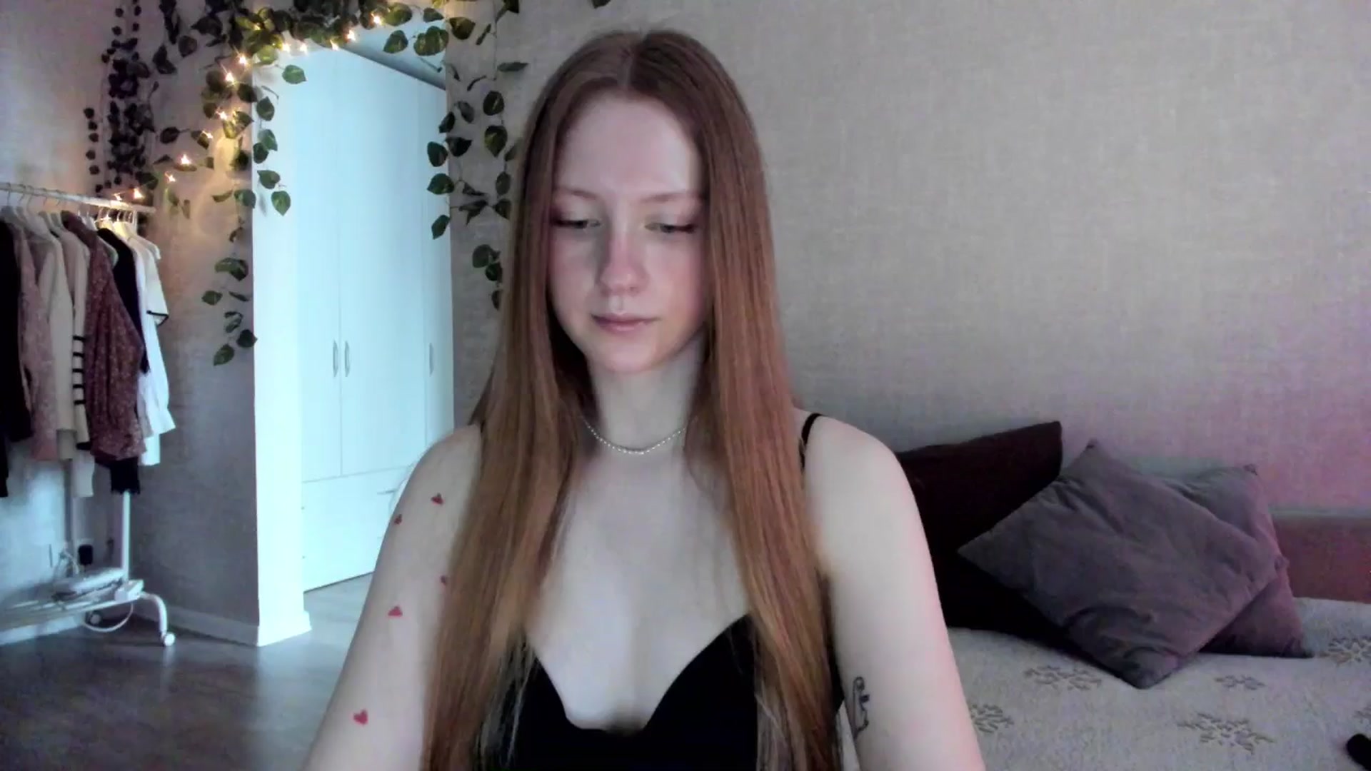 Gallery image thumbnail from girlyAlicey's myfreecams stream on, 01/21/2025, 04:11 image 15 of 20