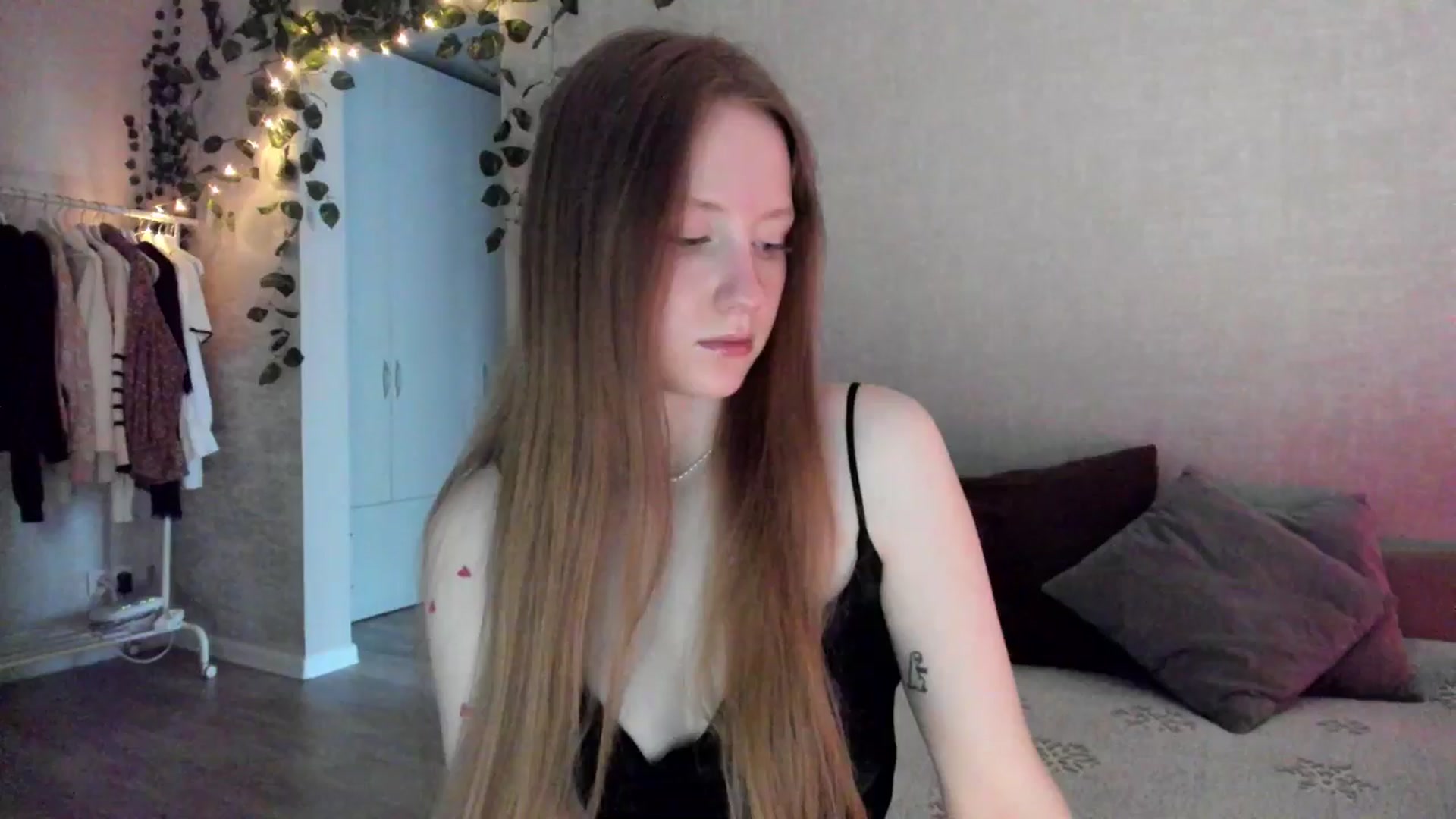 Gallery image thumbnail from girlyAlicey's myfreecams stream on, 01/21/2025, 04:11 image 1 of 20