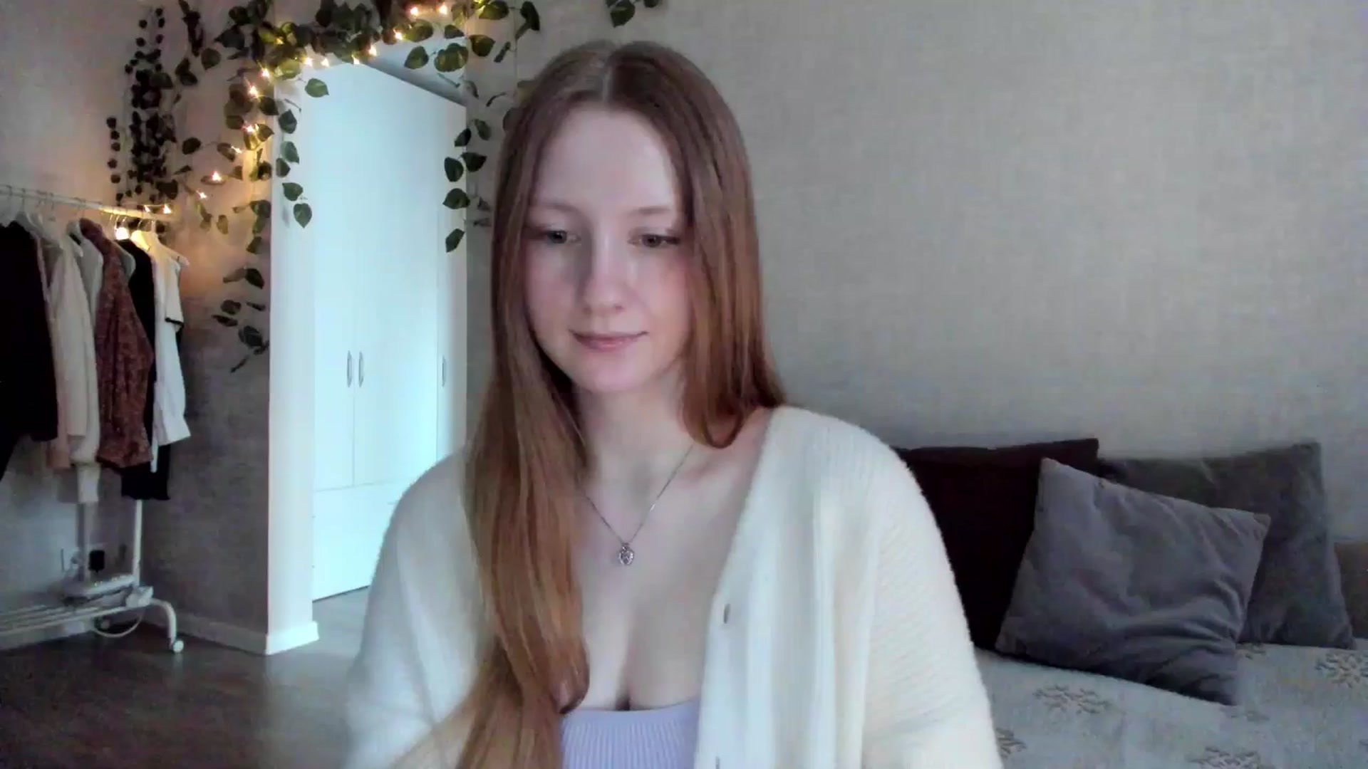 Gallery image thumbnail from girlyAlicey's myfreecams stream on, 01/24/2025, 06:06 image 1 of 20