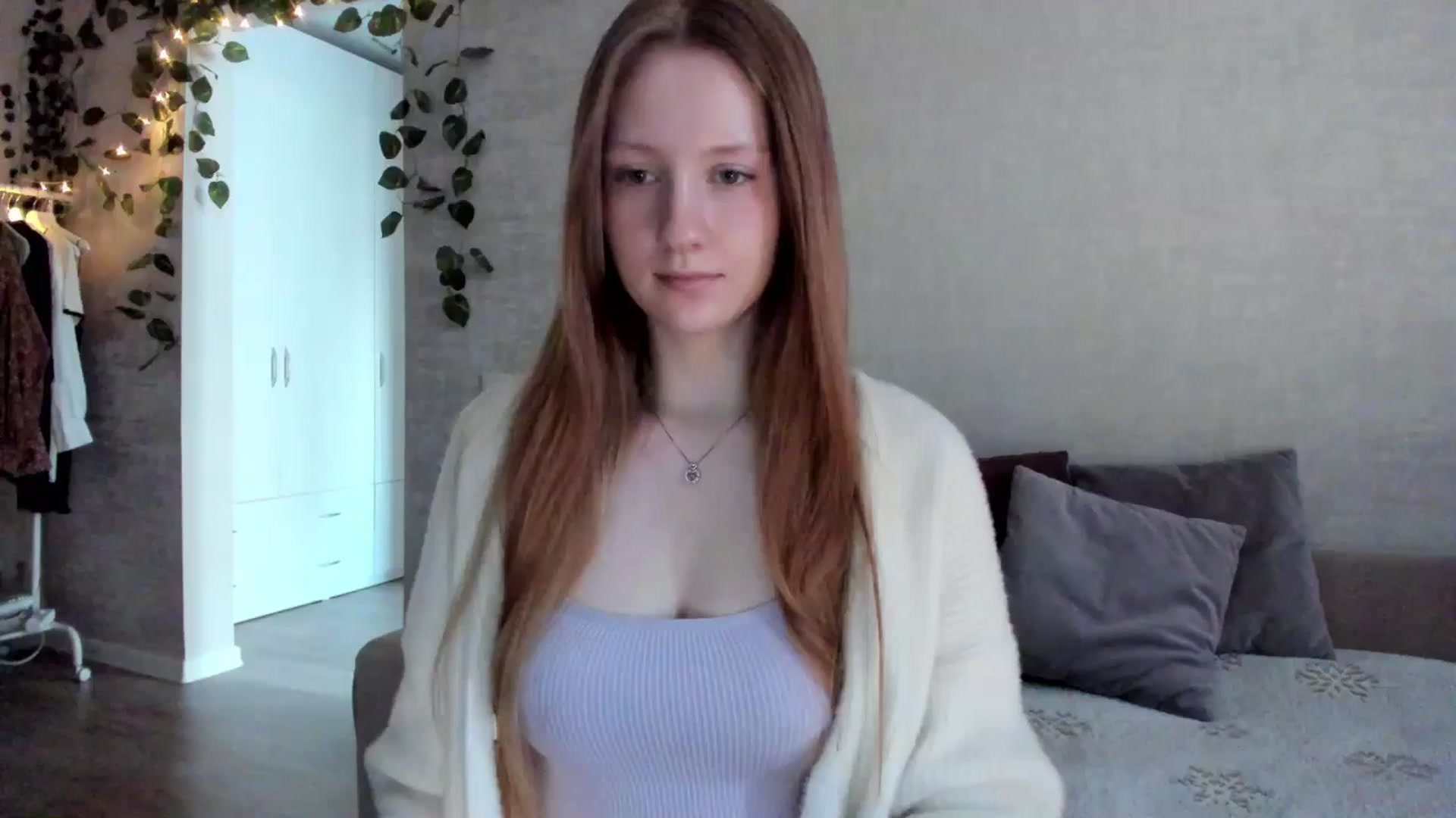 Gallery image thumbnail from girlyAlicey's myfreecams stream on, 01/24/2025, 06:06 image 7 of 20