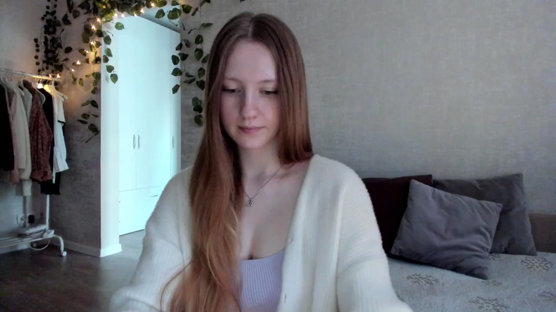 Gallery image thumbnail from girlyAlicey's myfreecams stream on, 01/24/2025, 06:06 image 9 of 20