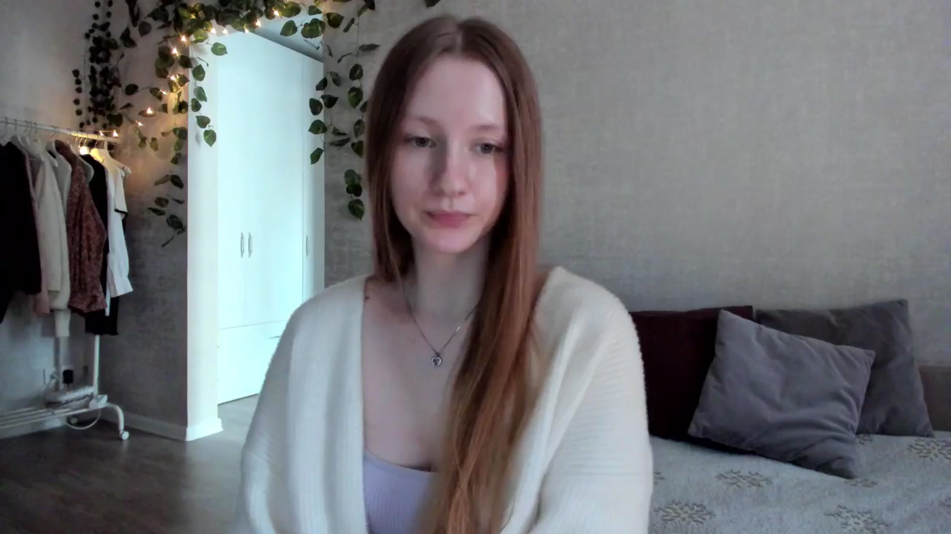 Gallery image thumbnail from girlyAlicey's myfreecams stream on, 01/24/2025, 06:06 image 15 of 20