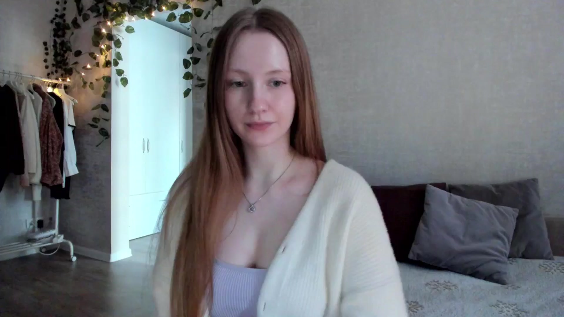 Gallery image thumbnail from girlyAlicey's myfreecams stream on, 01/24/2025, 06:06 image 18 of 20