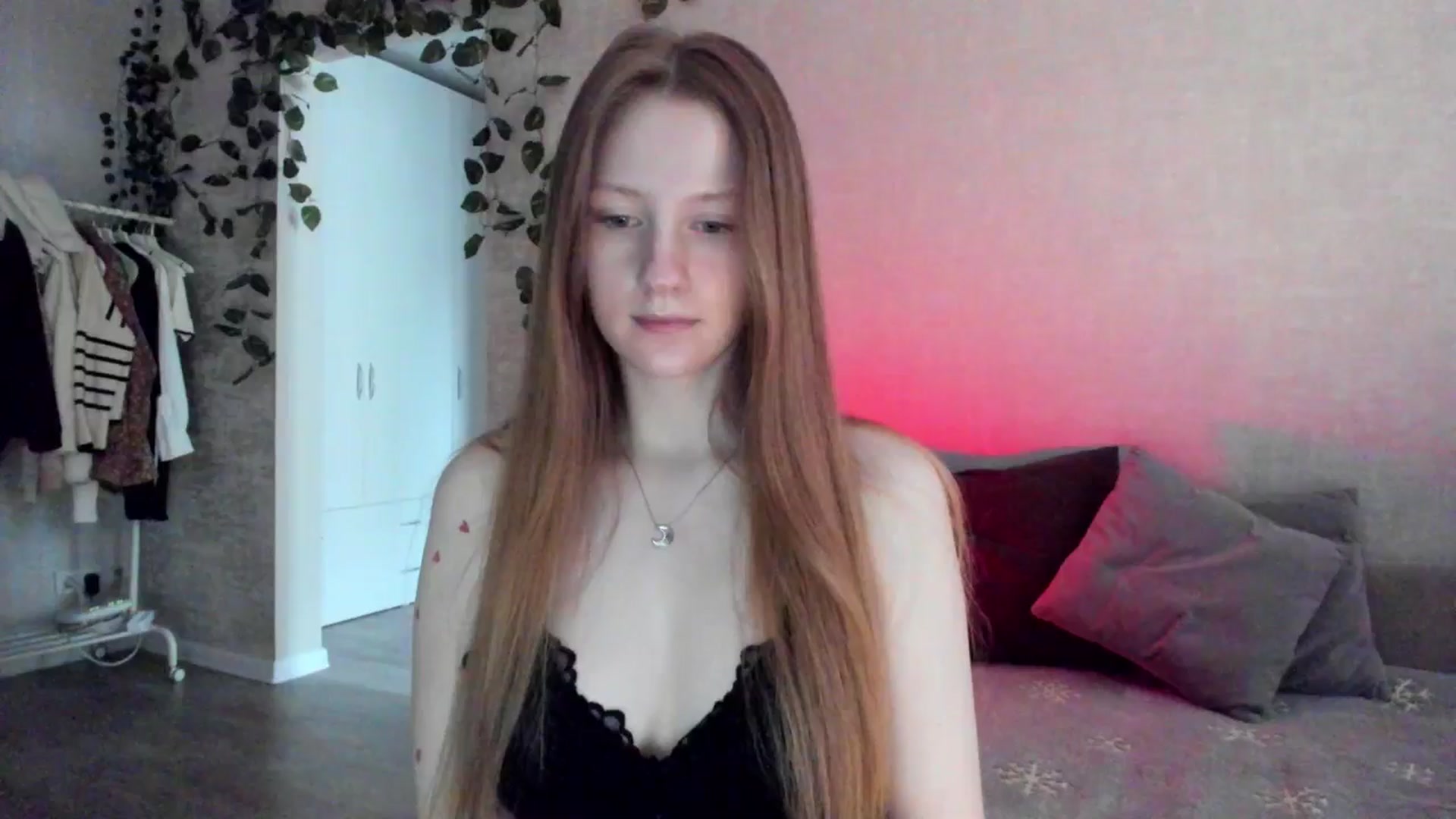 Gallery image thumbnail from girlyAlicey's myfreecams stream on, 01/26/2025, 04:16 image 17 of 20