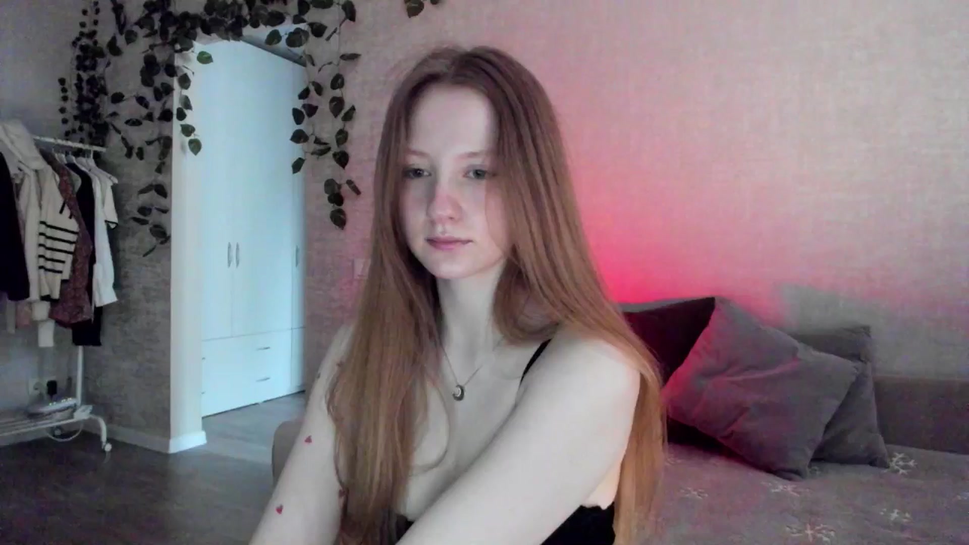 Gallery image thumbnail from girlyAlicey's myfreecams stream on, 01/26/2025, 04:16 image 9 of 20
