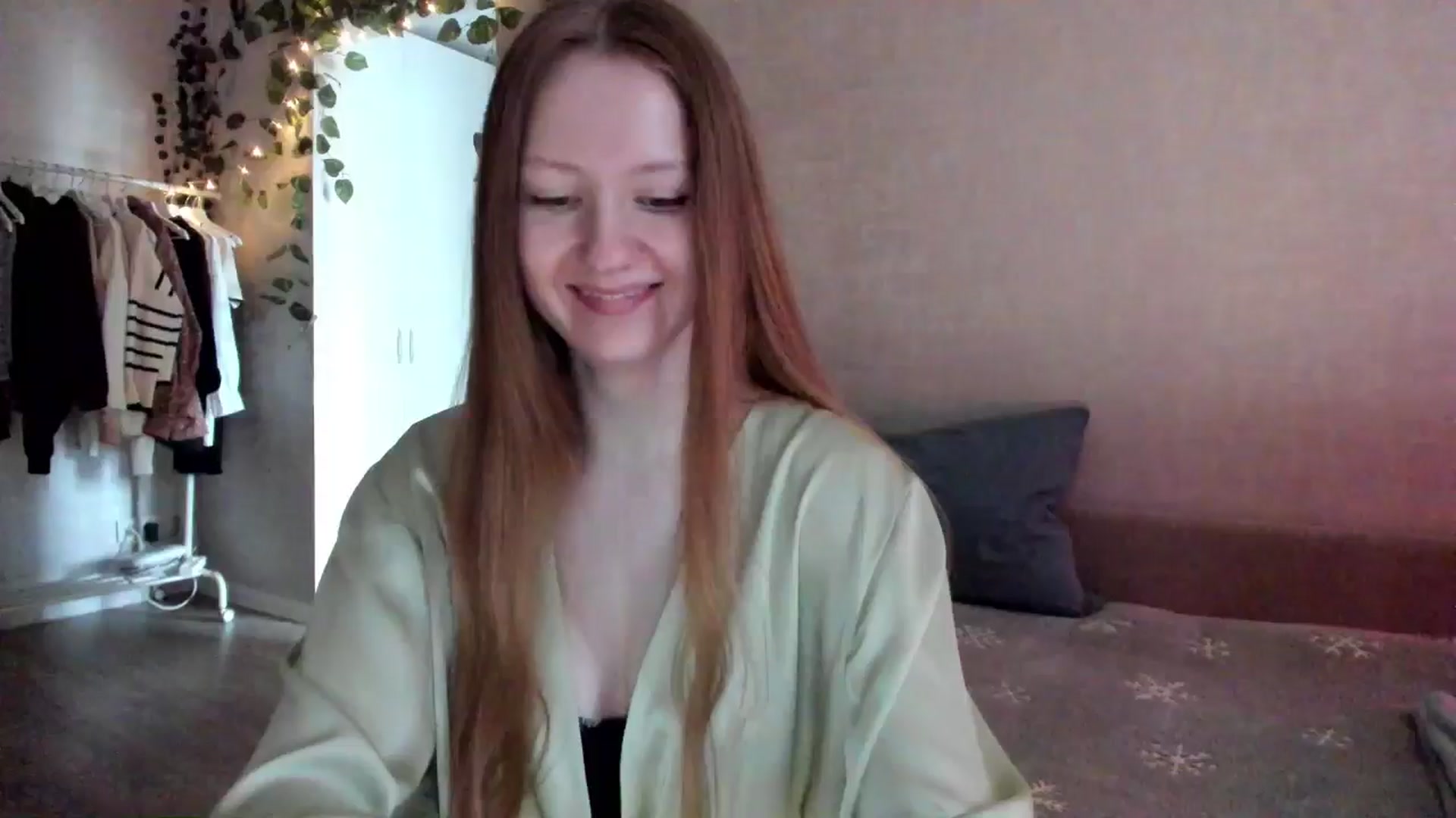 Gallery image thumbnail from girlyAlicey's myfreecams stream on, 01/27/2025, 04:35 image 9 of 20
