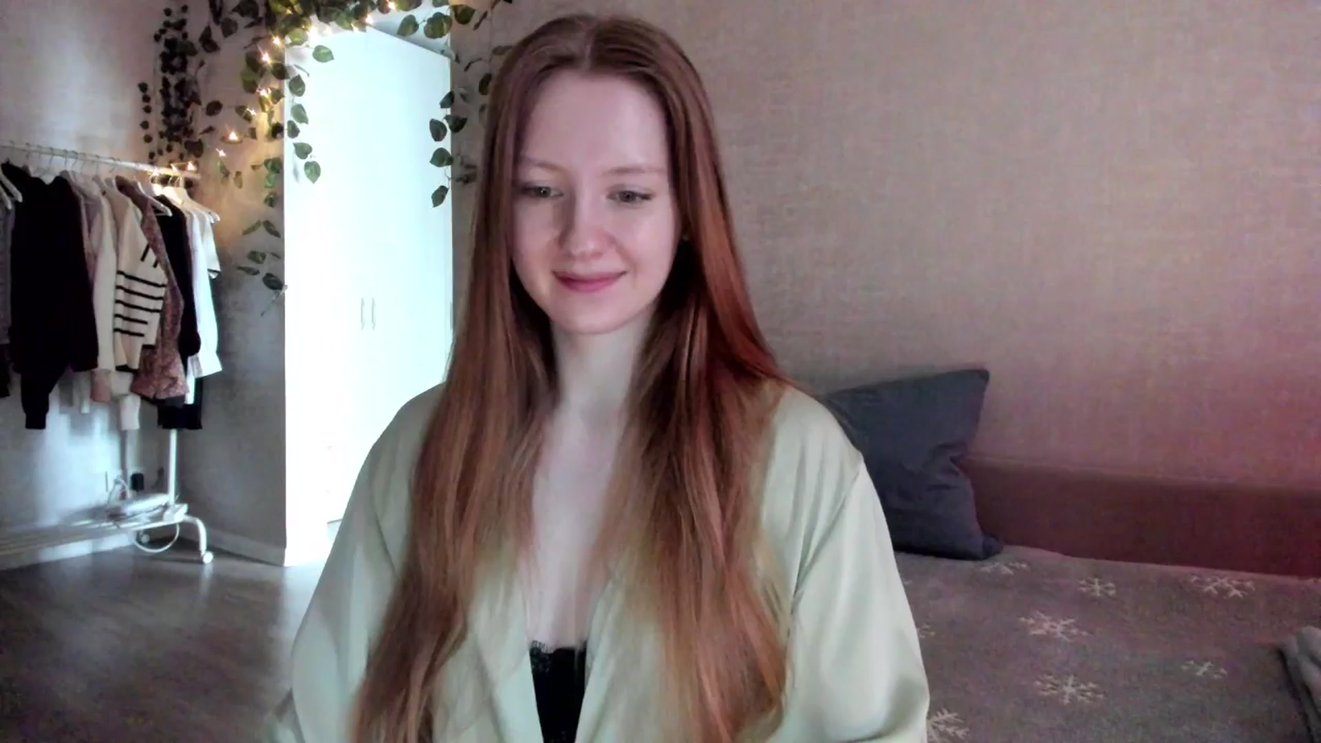 Gallery image thumbnail from girlyAlicey's myfreecams stream on, 01/27/2025, 04:35 image 11 of 20