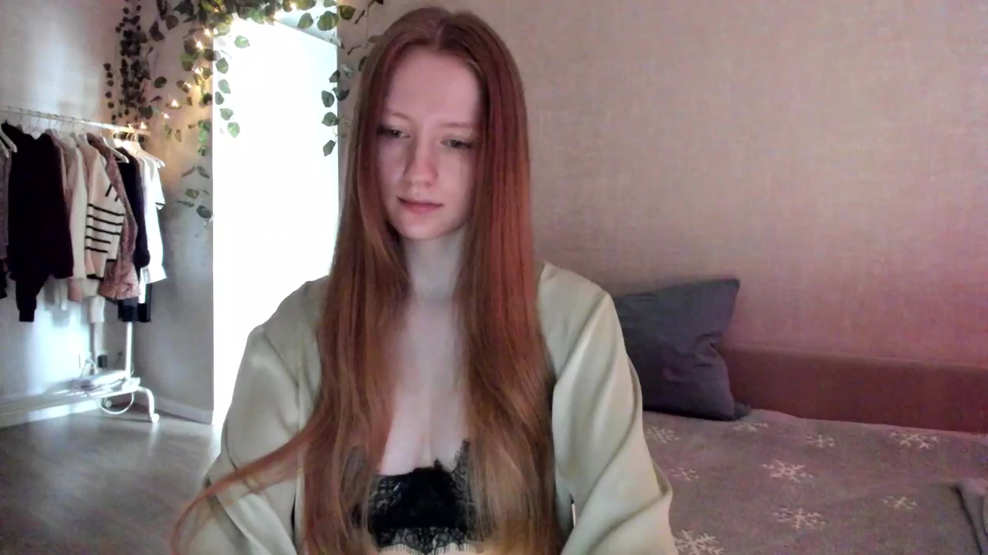 Gallery image thumbnail from girlyAlicey's myfreecams stream on, 01/27/2025, 04:35 image 20 of 20