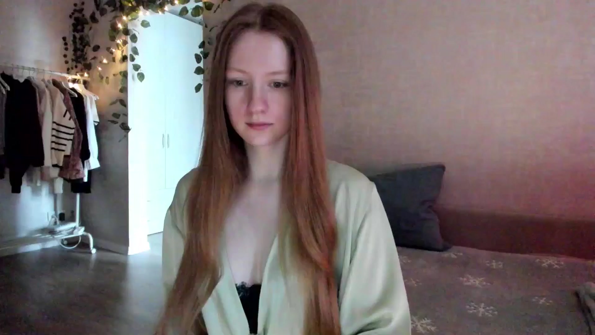 Gallery image thumbnail from girlyAlicey's myfreecams stream on, 01/27/2025, 04:35 image 6 of 20