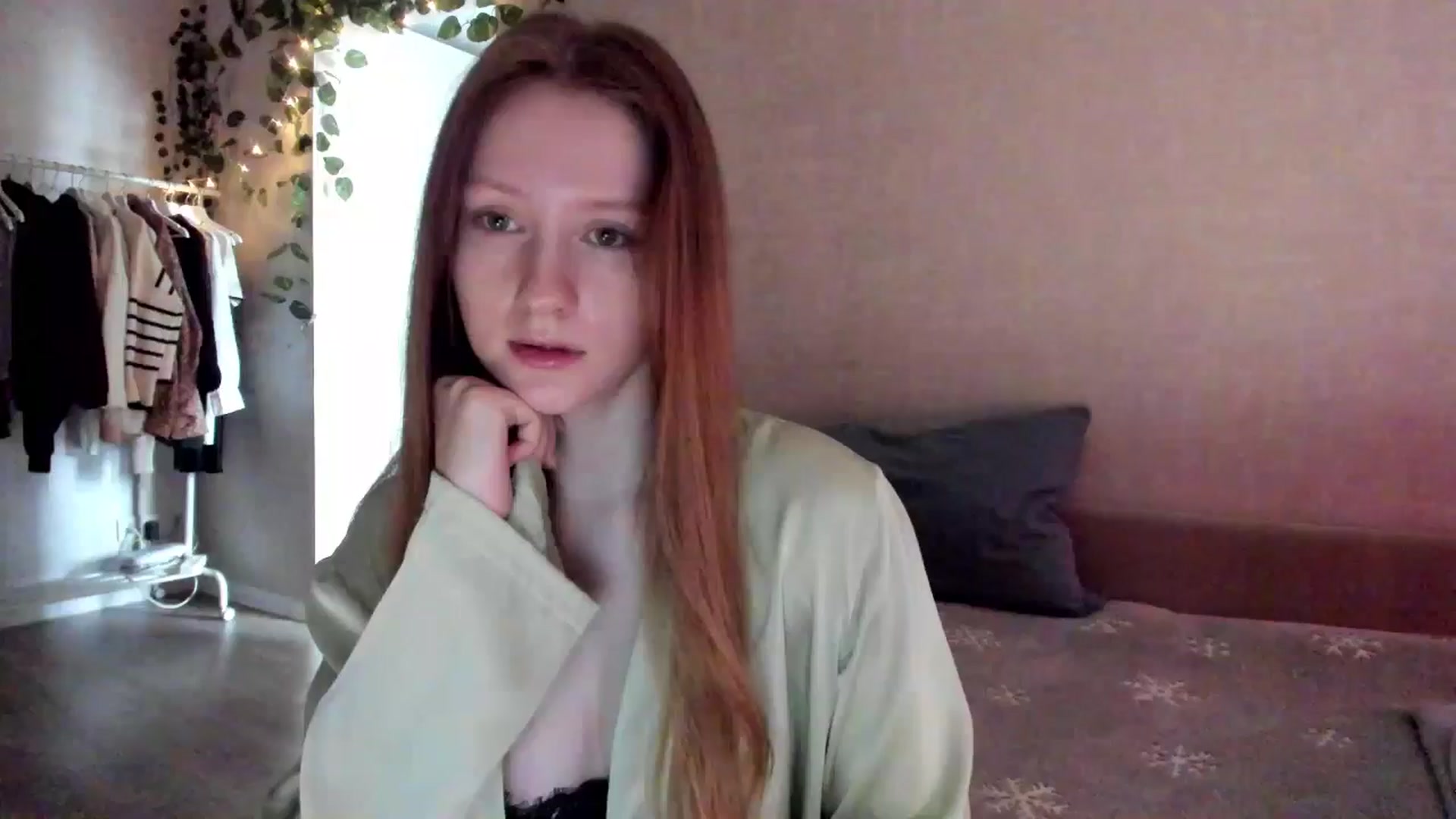 Gallery image thumbnail from girlyAlicey's myfreecams stream on, 01/27/2025, 04:35 image 18 of 20