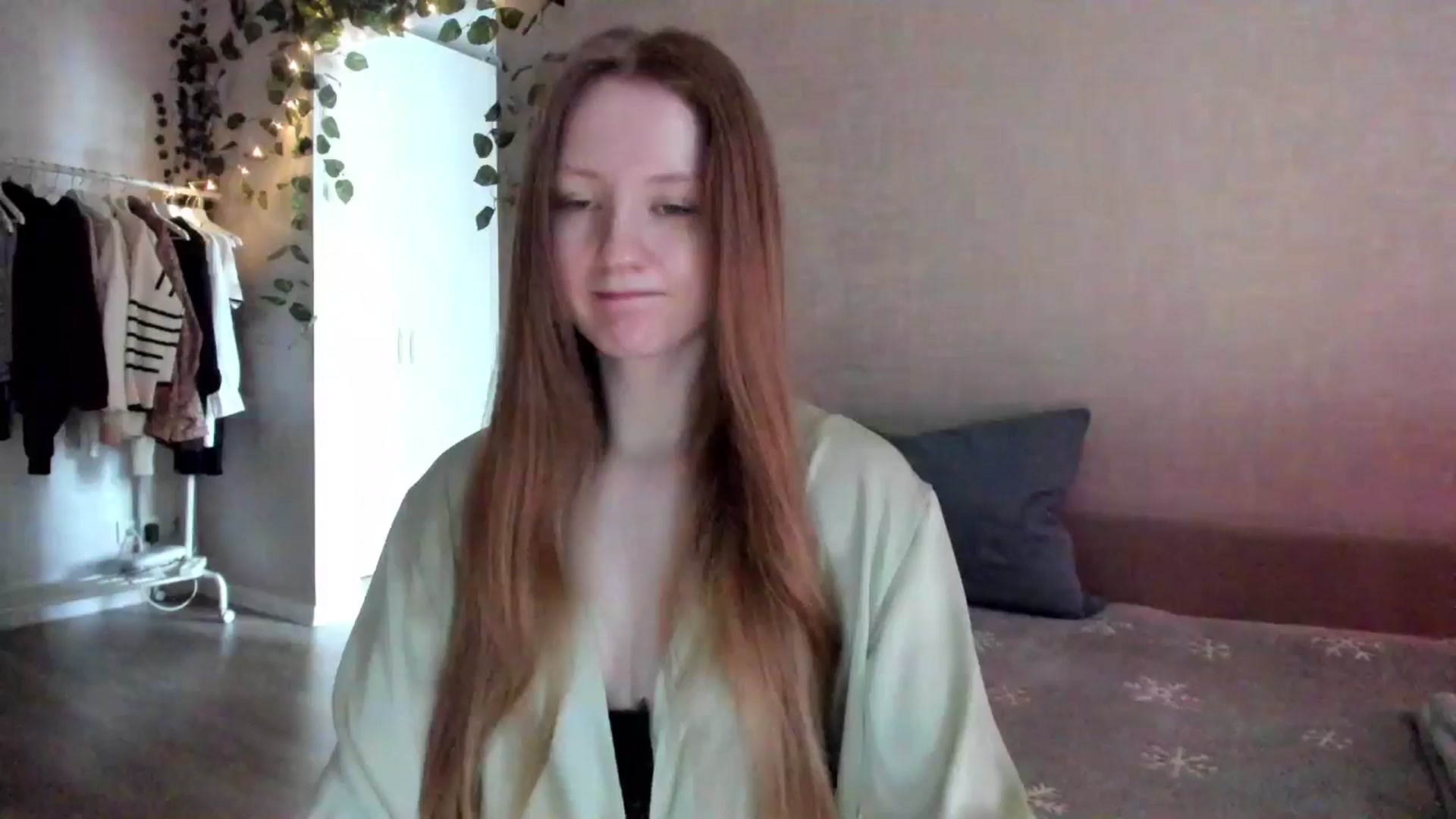 Gallery image thumbnail from girlyAlicey's myfreecams stream on, 01/27/2025, 04:35 image 12 of 20