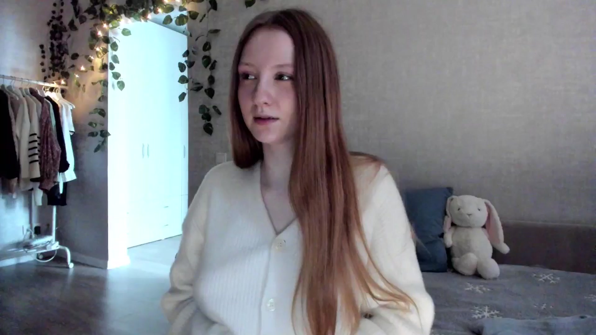 Gallery image thumbnail from girlyAlicey's myfreecams stream on, 01/31/2025, 05:02 image 13 of 20