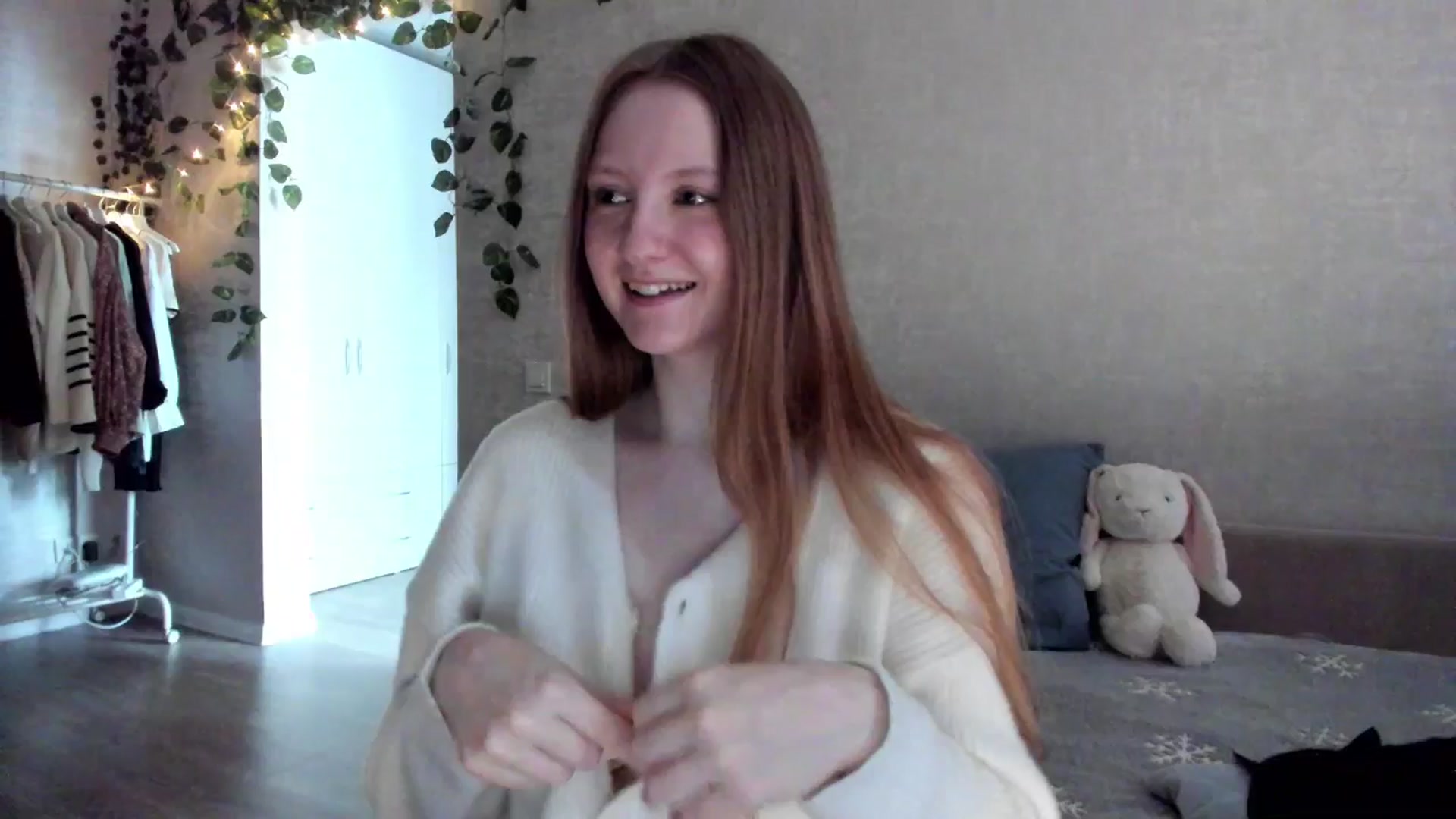 Gallery image thumbnail from girlyAlicey's myfreecams stream on, 01/31/2025, 05:02 image 10 of 20