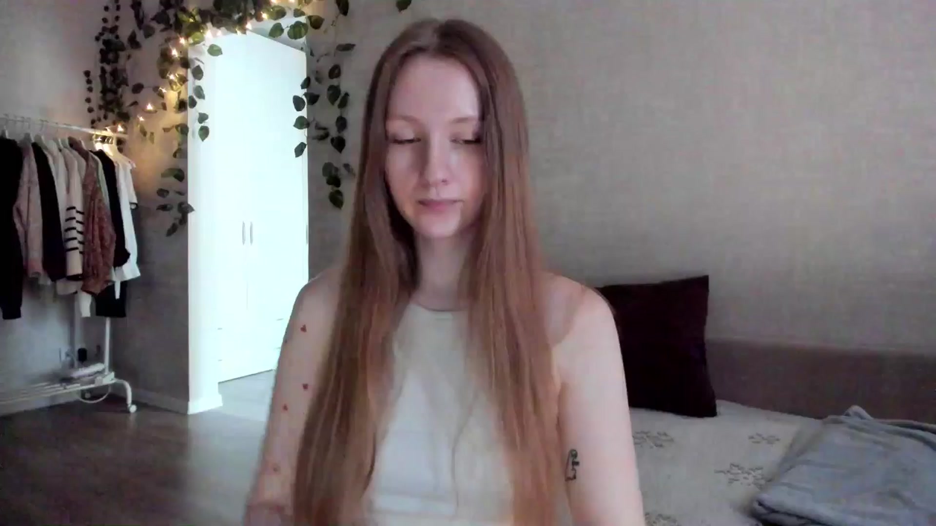 Gallery image thumbnail from girlyAlicey's myfreecams stream on, 02/03/2025, 04:48 image 10 of 20