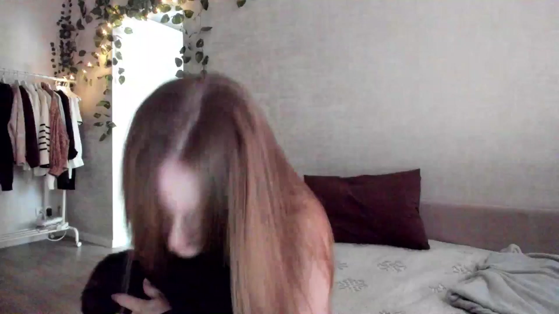 Gallery image thumbnail from girlyAlicey's myfreecams stream on, 02/03/2025, 04:48 image 16 of 20
