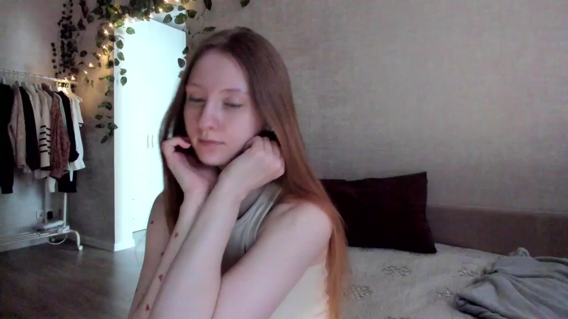 Gallery image thumbnail from girlyAlicey's myfreecams stream on, 02/03/2025, 04:48 image 19 of 20