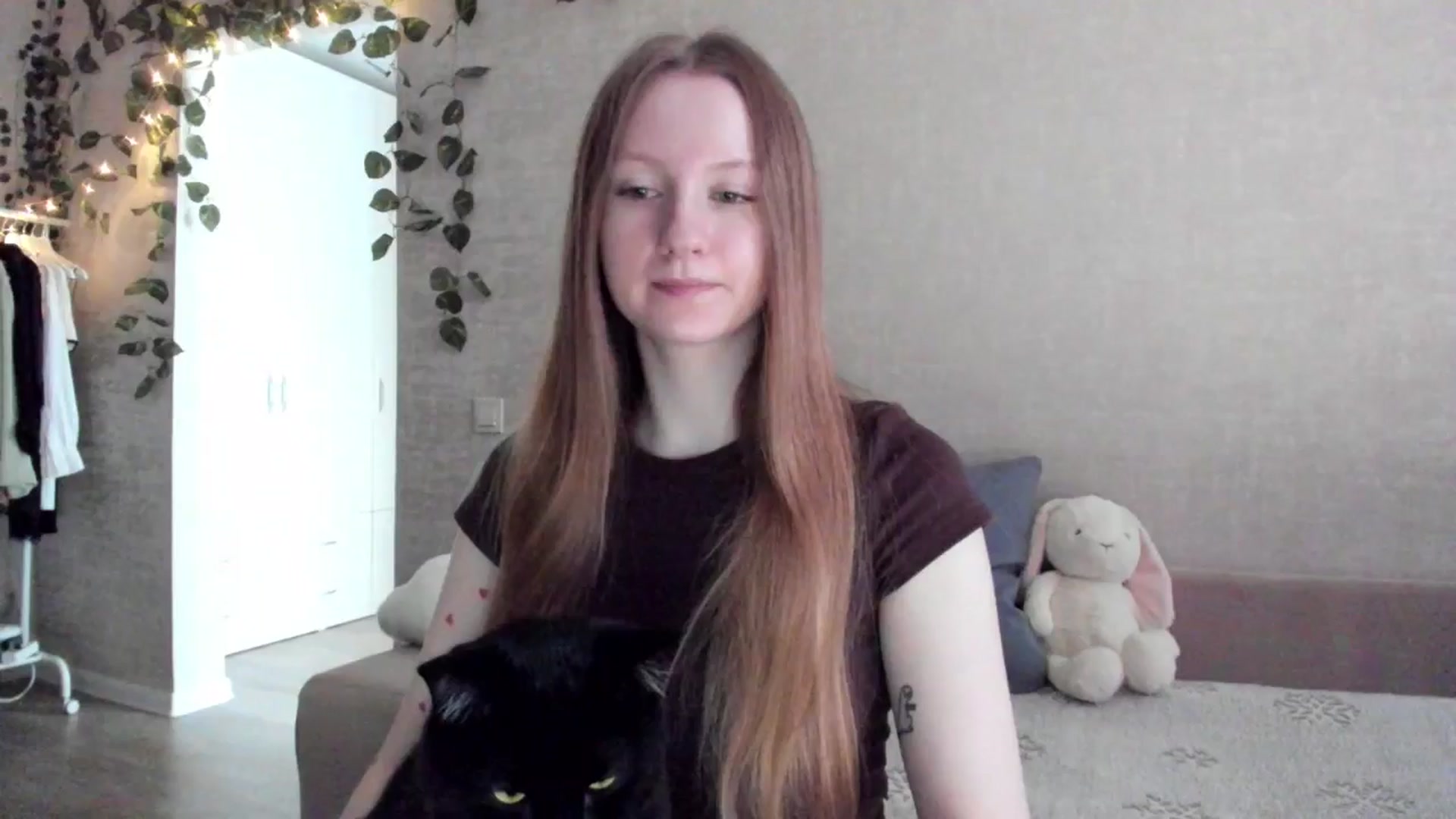 Gallery image thumbnail from girlyAlicey's myfreecams stream on, 02/24/2025, 04:02 image 18 of 20