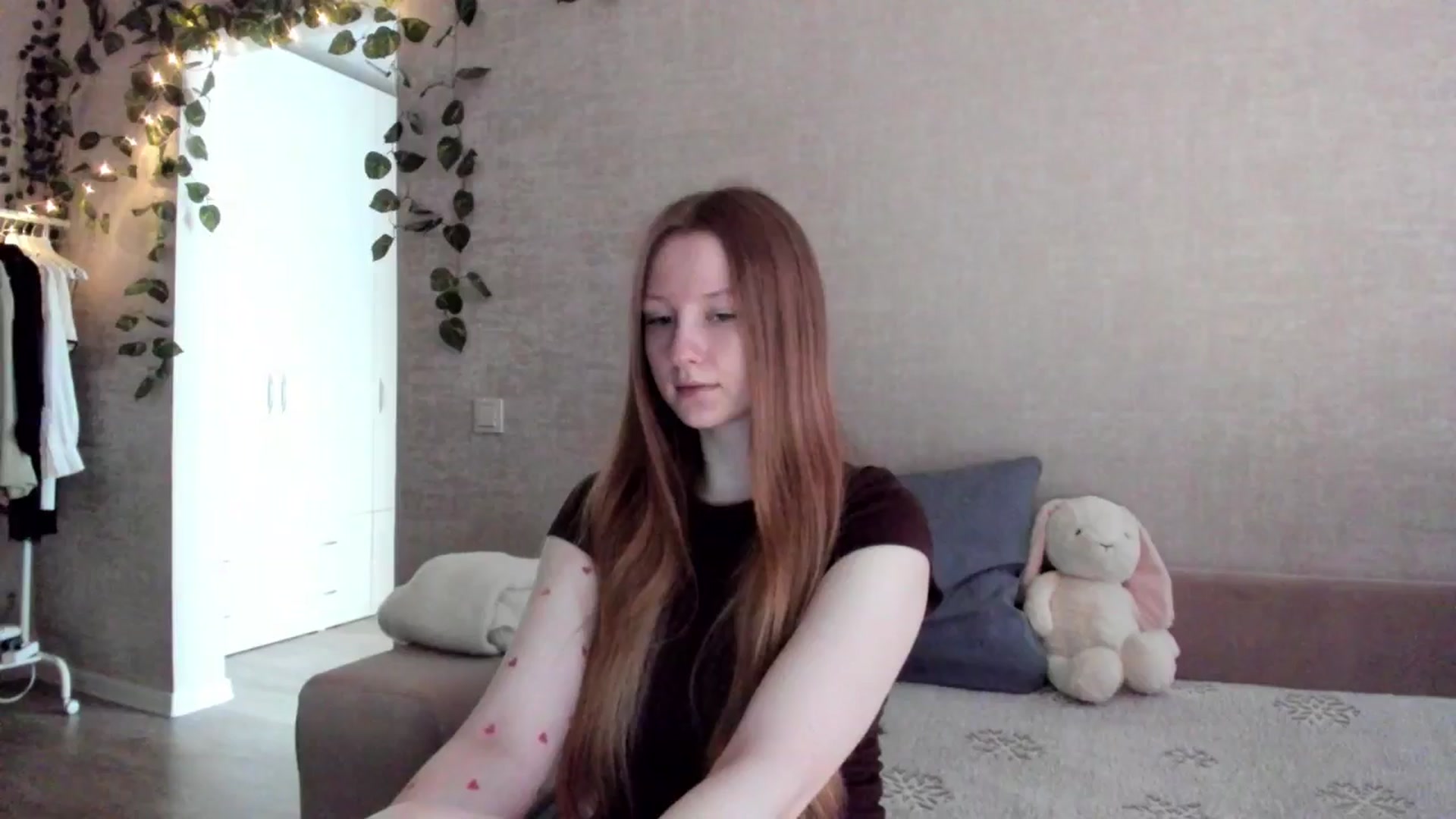 Gallery image thumbnail from girlyAlicey's myfreecams stream on, 02/24/2025, 04:02 image 17 of 20