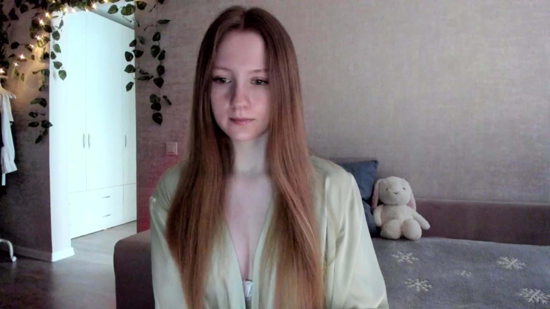 Gallery image thumbnail from girlyAlicey's myfreecams stream on, 02/25/2025, 04:09 image 17 of 20