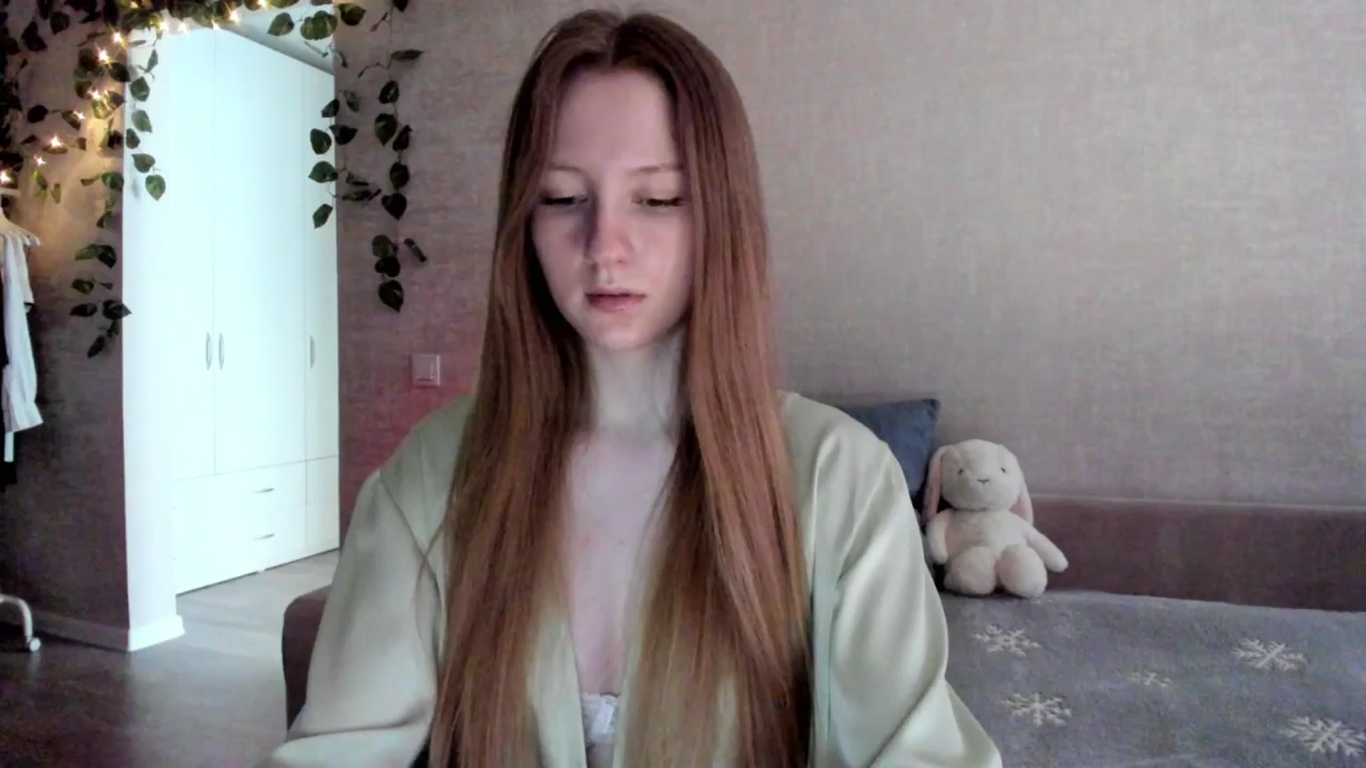 Gallery image thumbnail from girlyAlicey's myfreecams stream on, 02/25/2025, 04:09 image 16 of 20
