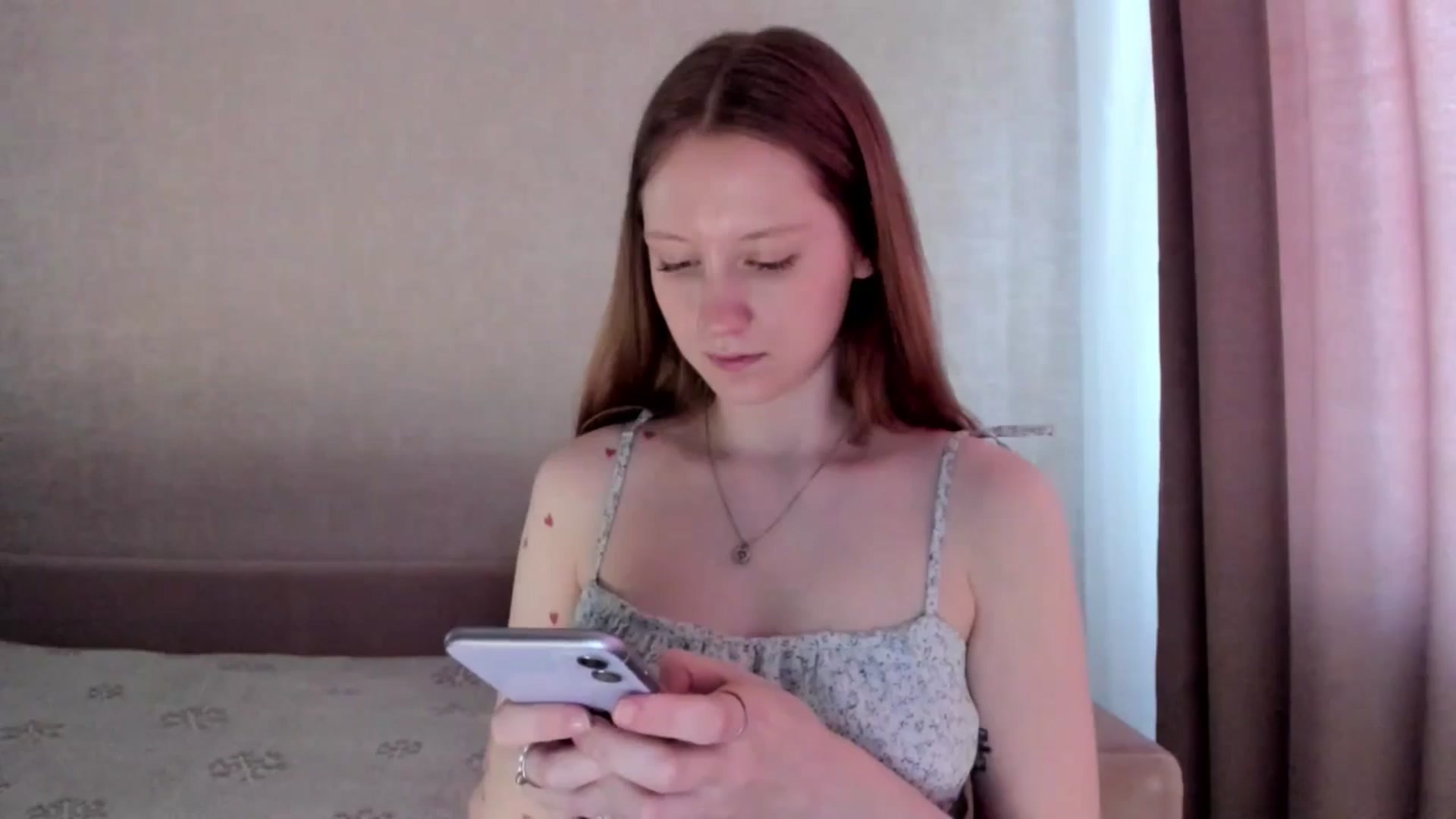 Gallery image thumbnail from girlyAlicey's myfreecams stream on, 03/19/2025, 05:05 image 14 of 20