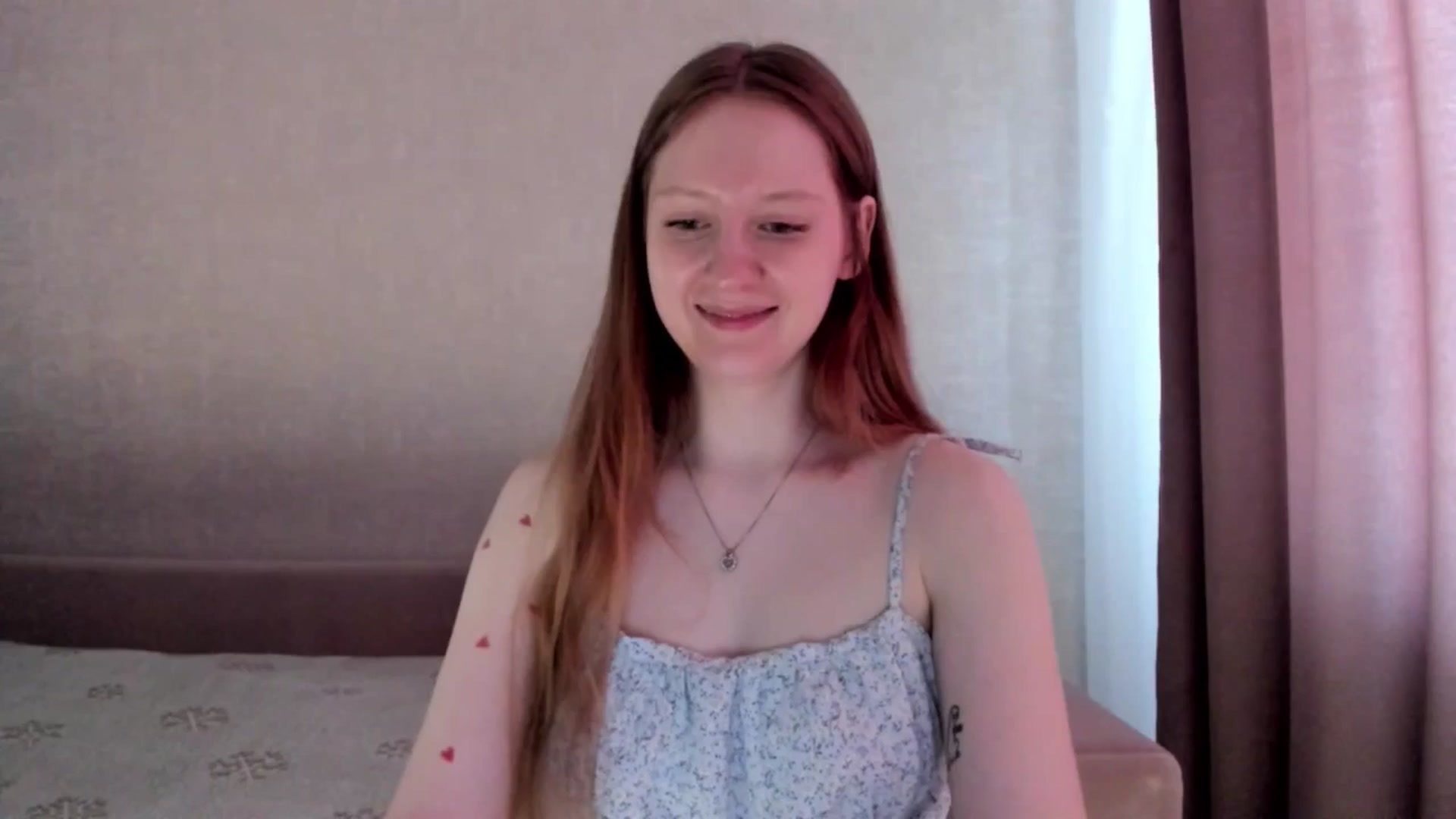 Gallery image thumbnail from girlyAlicey's myfreecams stream on, 03/19/2025, 05:05 image 18 of 20