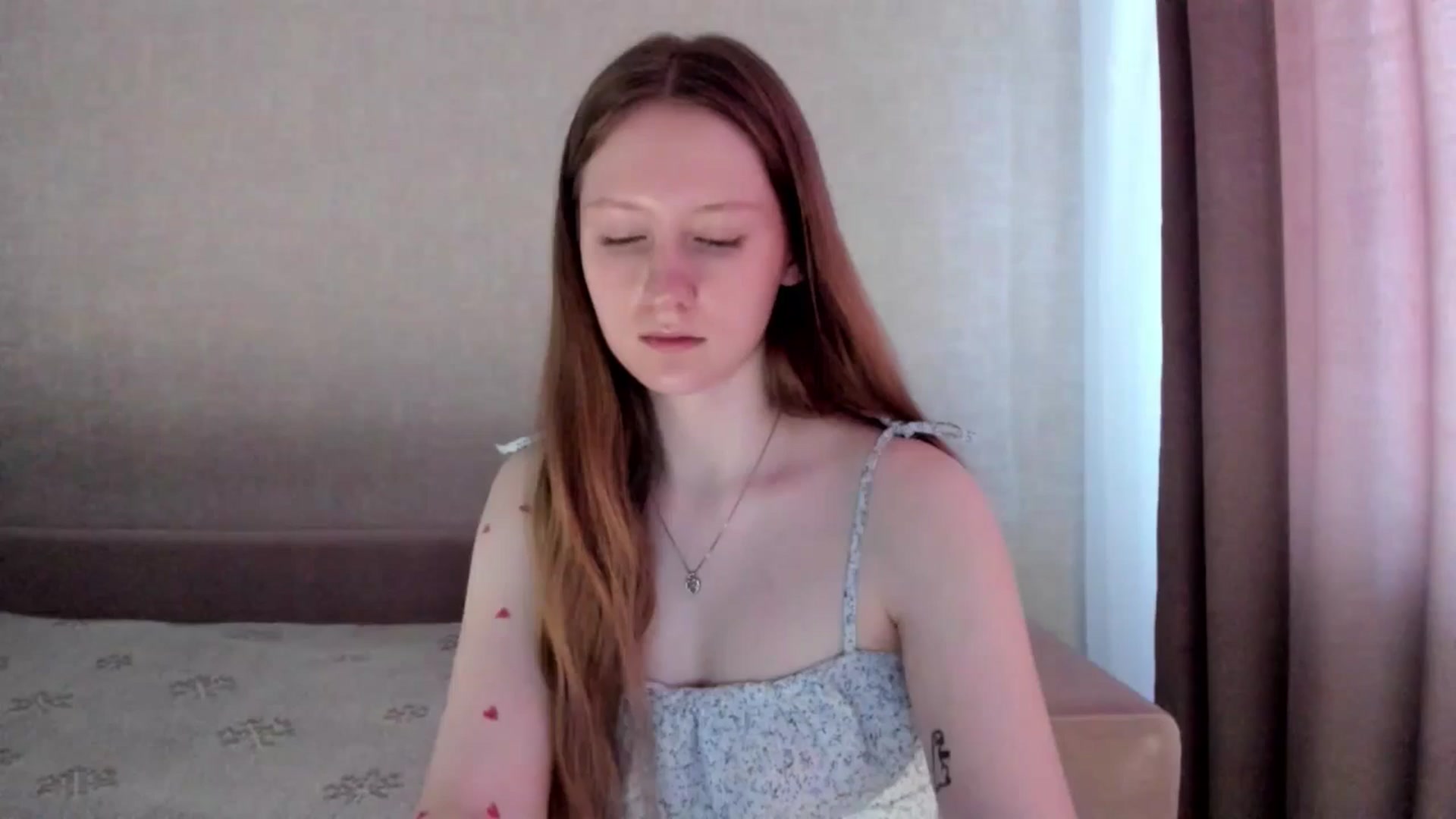 Gallery image thumbnail from girlyAlicey's myfreecams stream on, 03/19/2025, 05:05 image 7 of 20