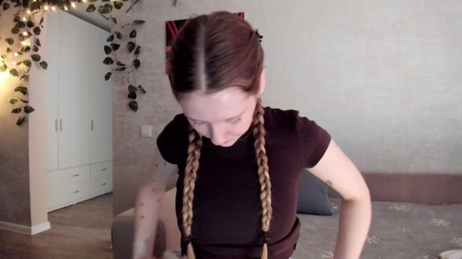Gallery image thumbnail from girlyAlicey's myfreecams stream on, 03/23/2025, 03:50 image 18 of 20