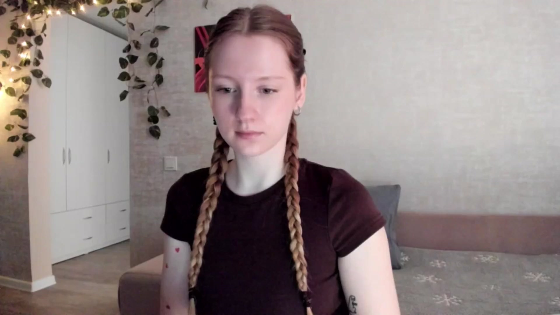 Gallery image thumbnail from girlyAlicey's myfreecams stream on, 03/23/2025, 03:50 image 9 of 20