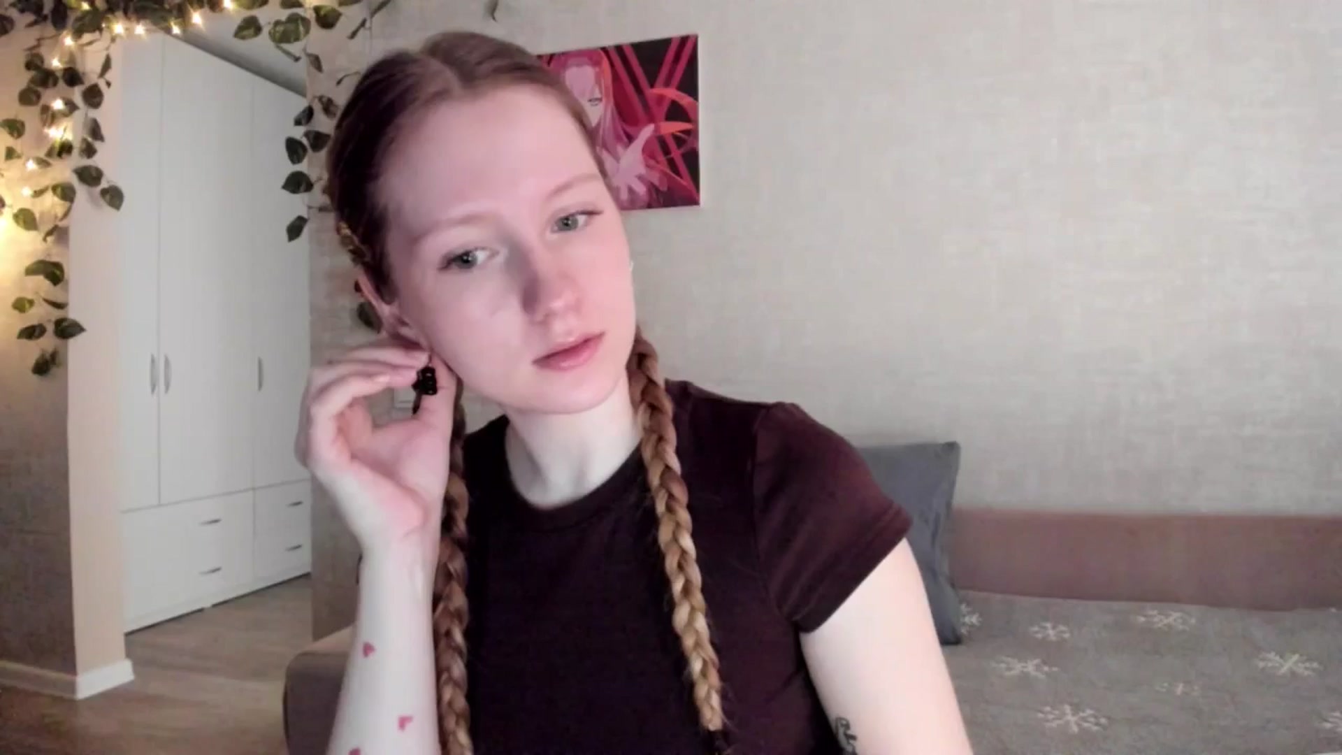 Gallery image thumbnail from girlyAlicey's myfreecams stream on, 03/23/2025, 03:50 image 10 of 20