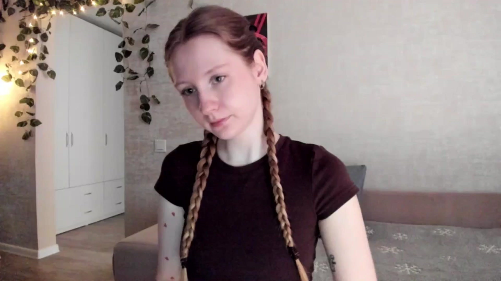 Gallery image thumbnail from girlyAlicey's myfreecams stream on, 03/23/2025, 03:50 image 3 of 20