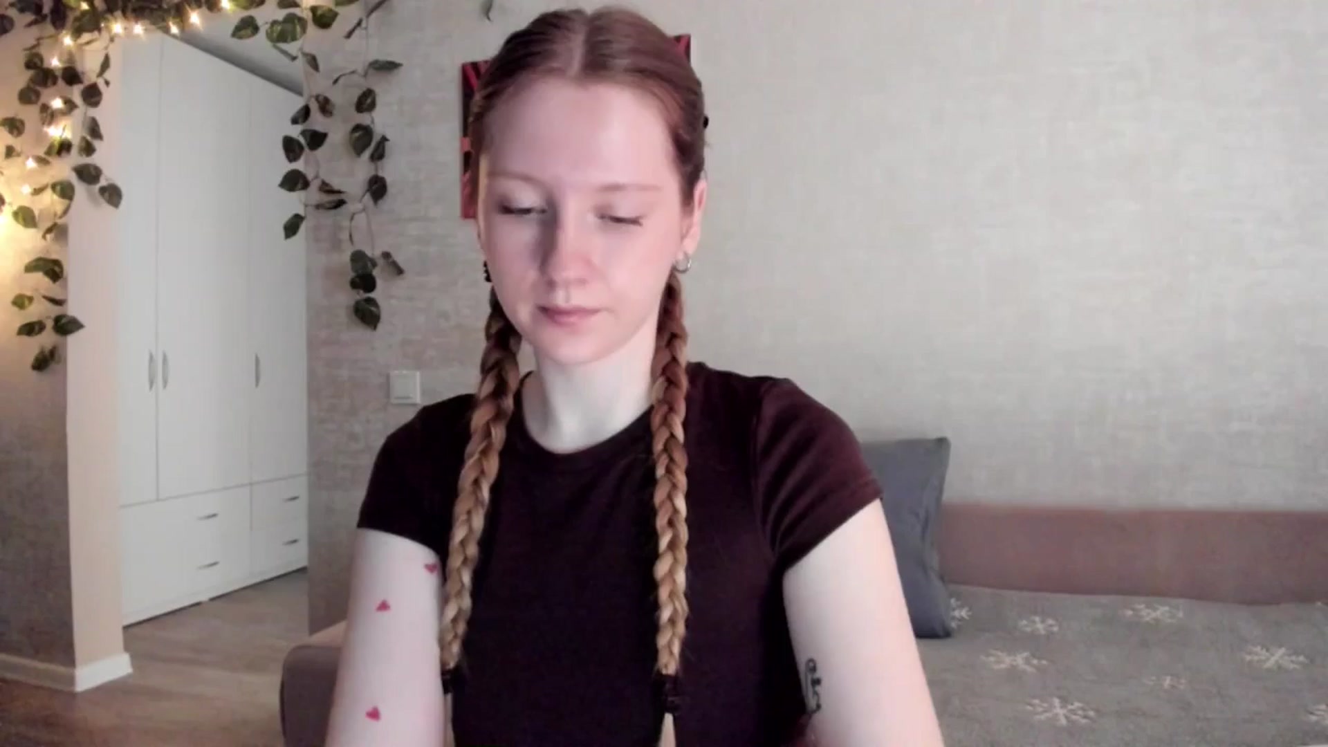 Gallery image thumbnail from girlyAlicey's myfreecams stream on, 03/23/2025, 03:50 image 7 of 20