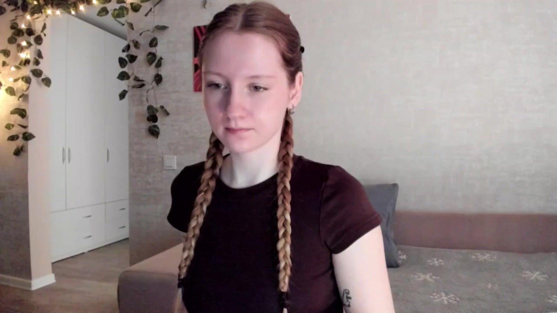 Gallery image thumbnail from girlyAlicey's myfreecams stream on, 03/23/2025, 03:50 image 8 of 20